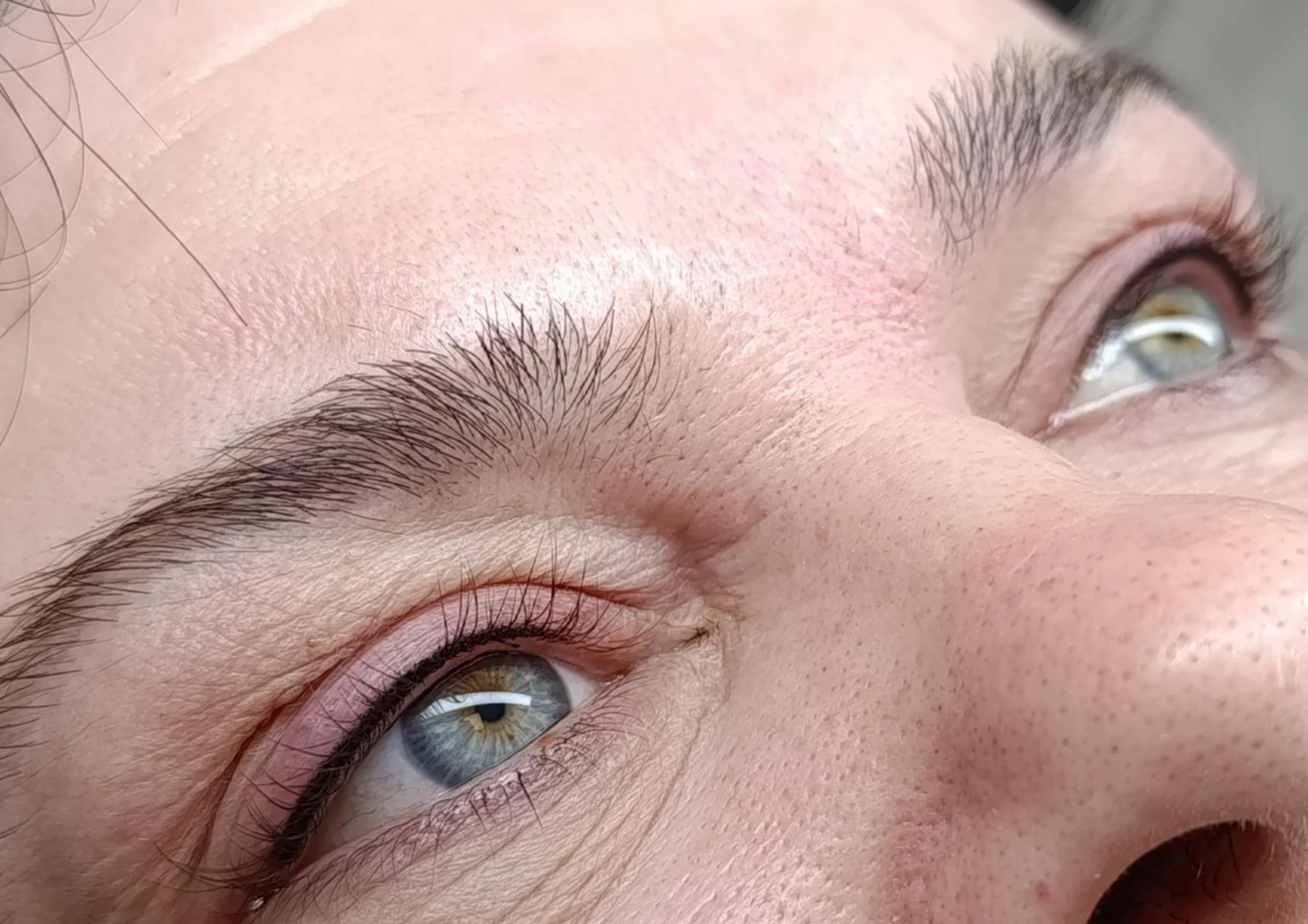 Perfektně nalíčená každý den: permanentní make-up očních linek, rtů i obočí