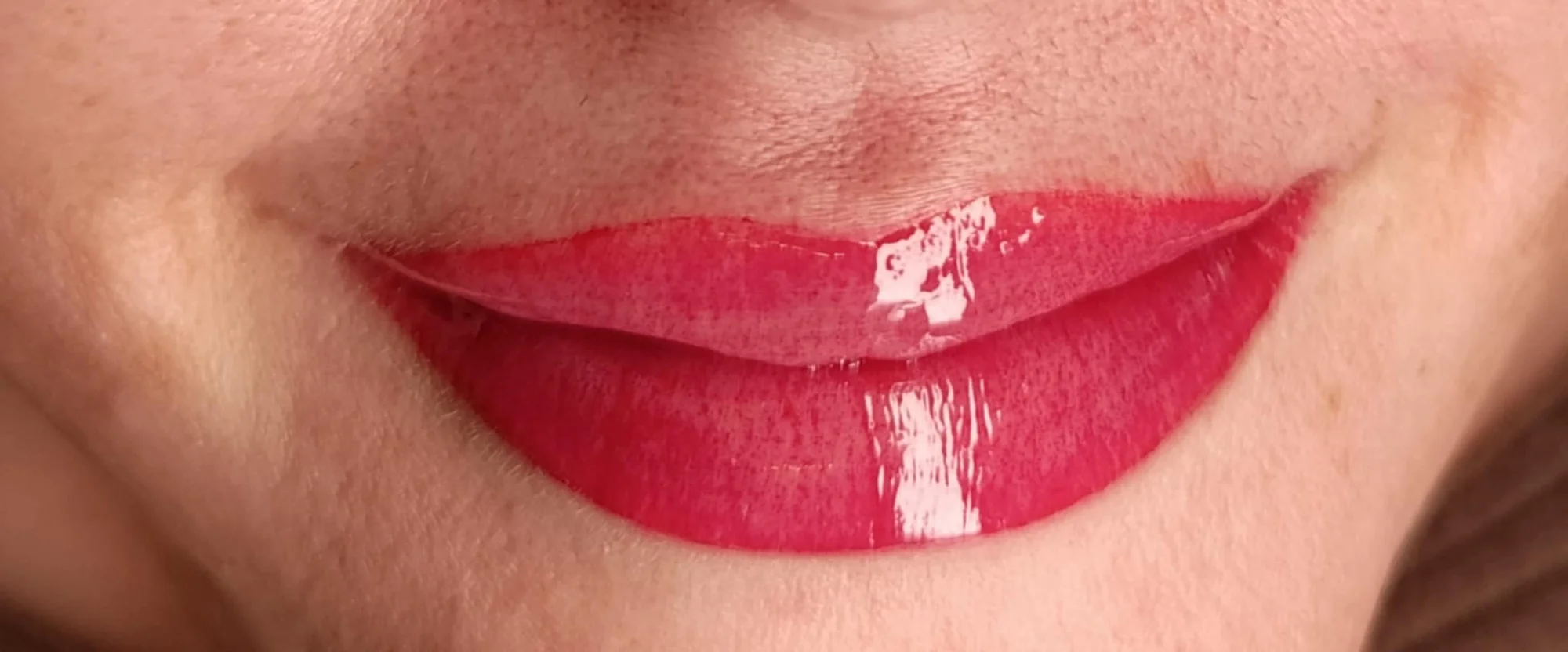 Perfektně nalíčená každý den: permanentní make-up očních linek, rtů i obočí