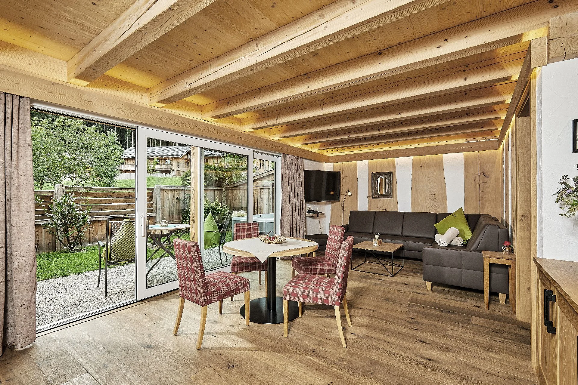 Německo pro dva i rodinu: chalet s privátním i veřejným wellness a snídaně