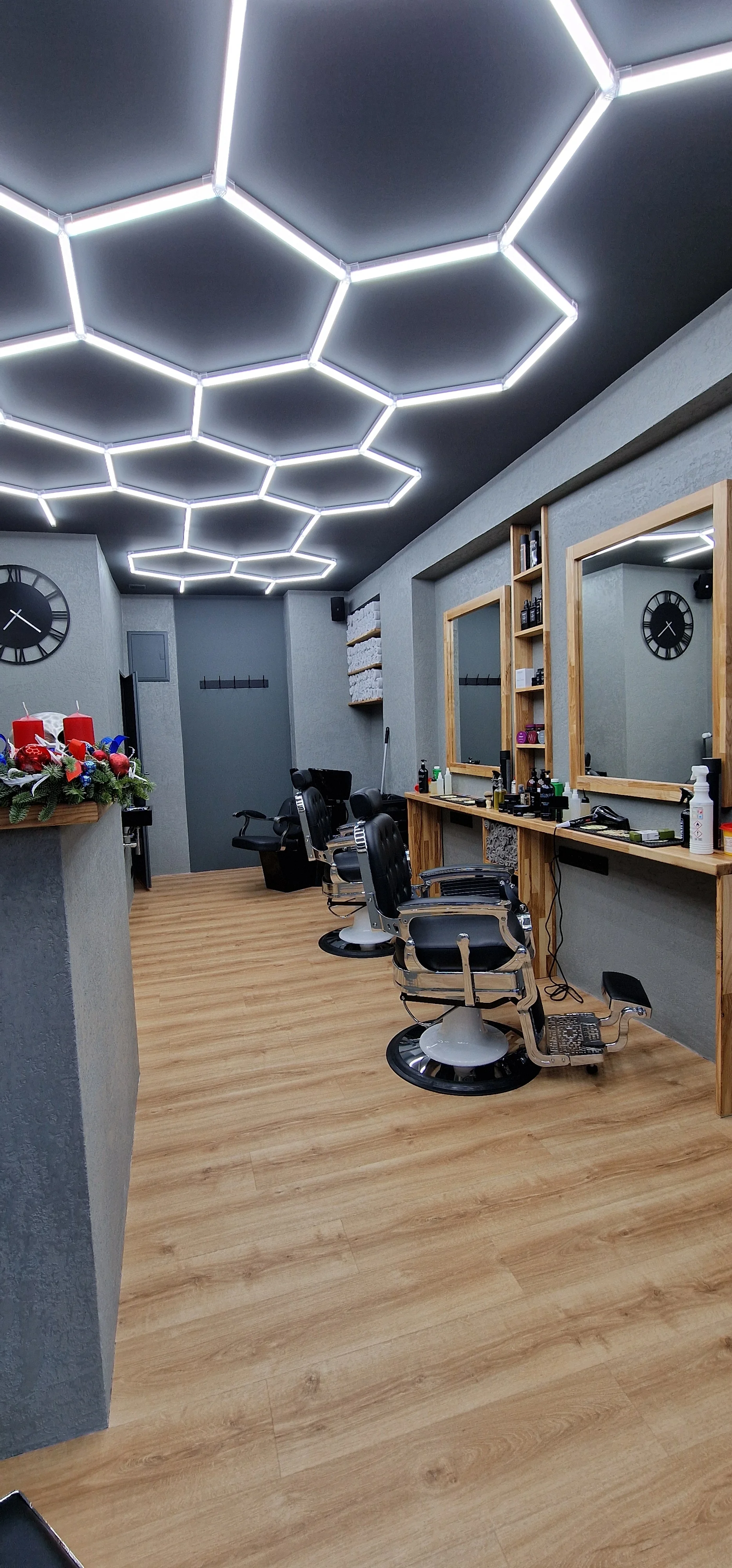 Rebell Barbers v Holešovicích: základní střih, úprava vousů i komplet balíček