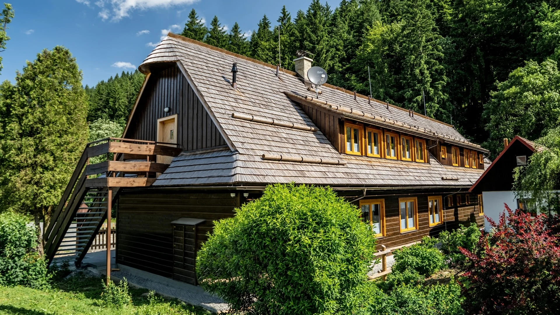Tradiční ubytování v Beskydech: krásné apartmány až pro 6 osob a vstup do bazénů