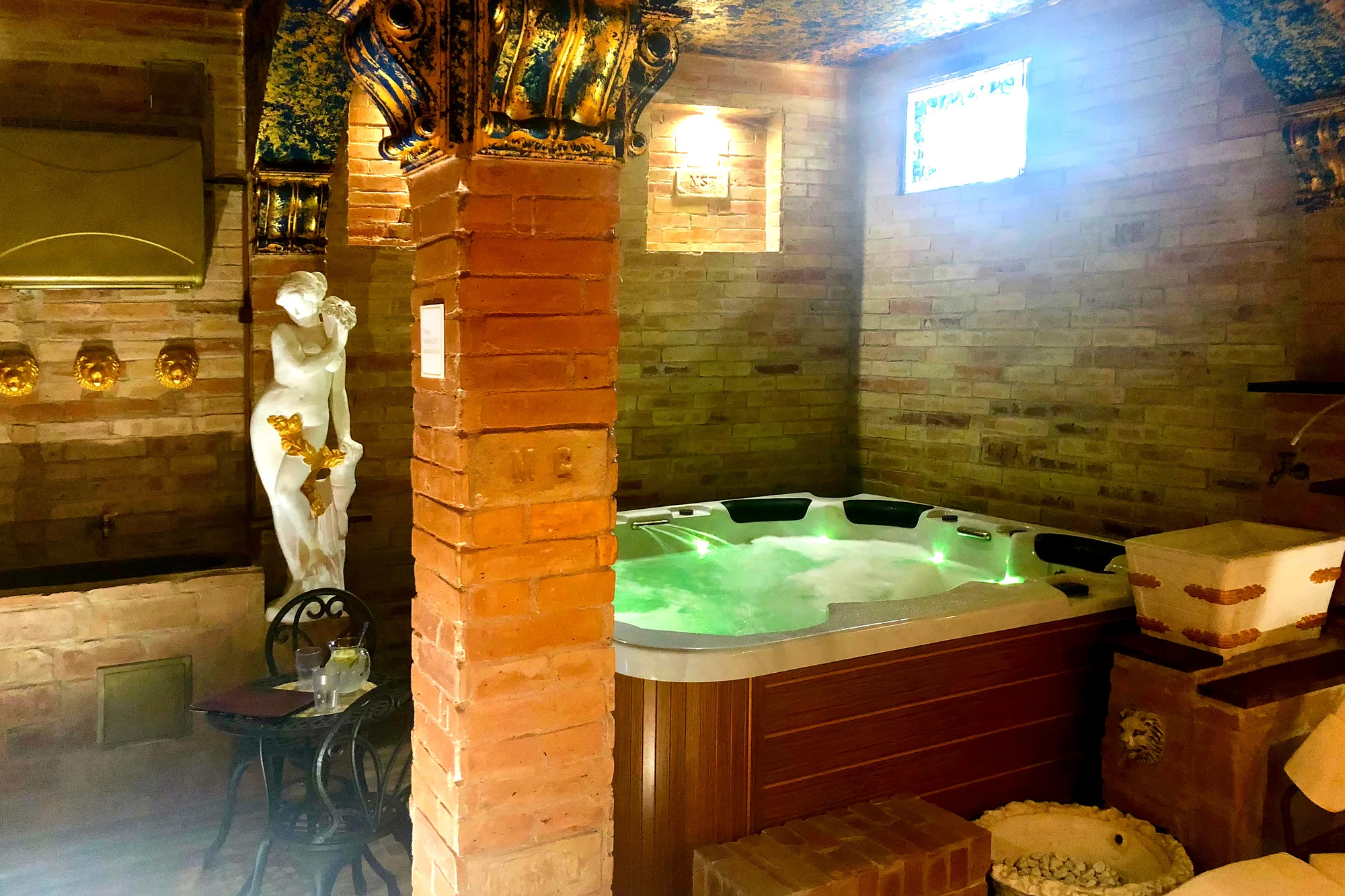 Romantika v krásných Piešťanech: stylová vila se snídaní i privátním wellness pro dva
