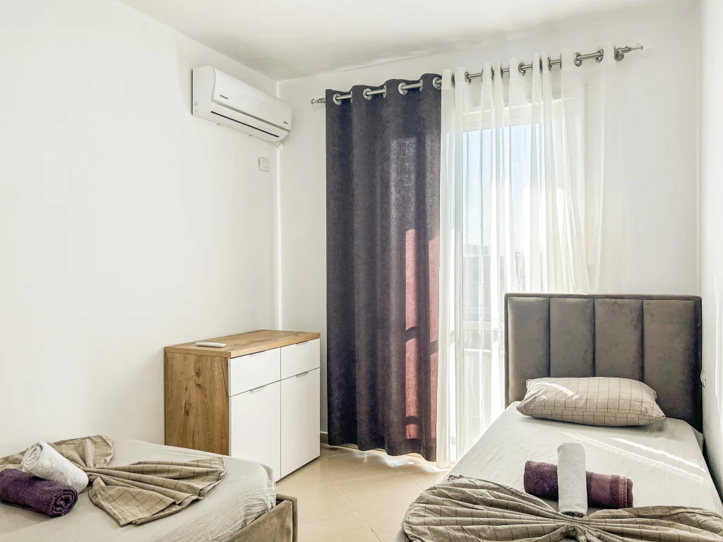 Albánie letecky: 4* apartmán přímo u pláže, letovisko Drač, fakultativní výlety