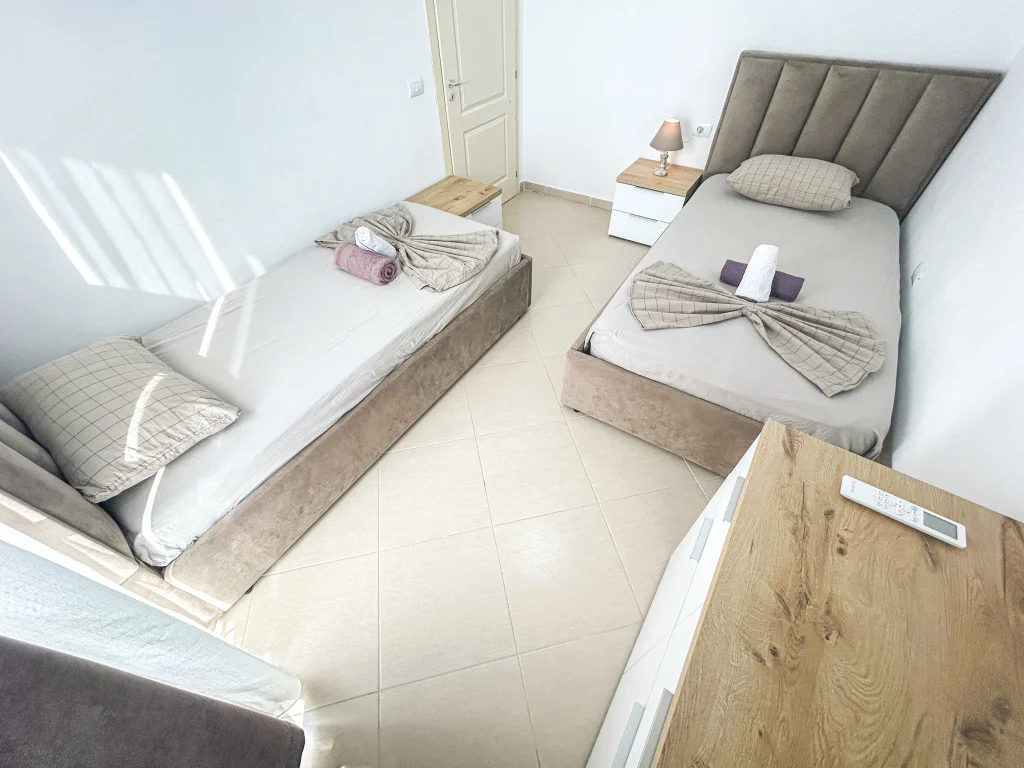 Albánie letecky: 4* apartmán přímo u pláže, letovisko Drač, fakultativní výlety
