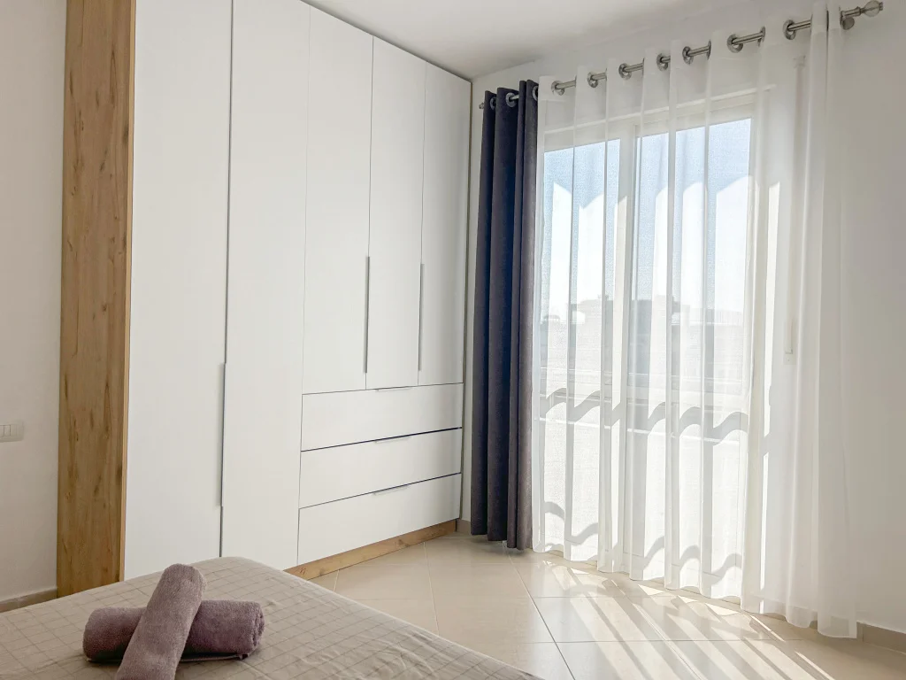 Albánie letecky: 4* apartmán přímo u pláže, letovisko Drač, fakultativní výlety