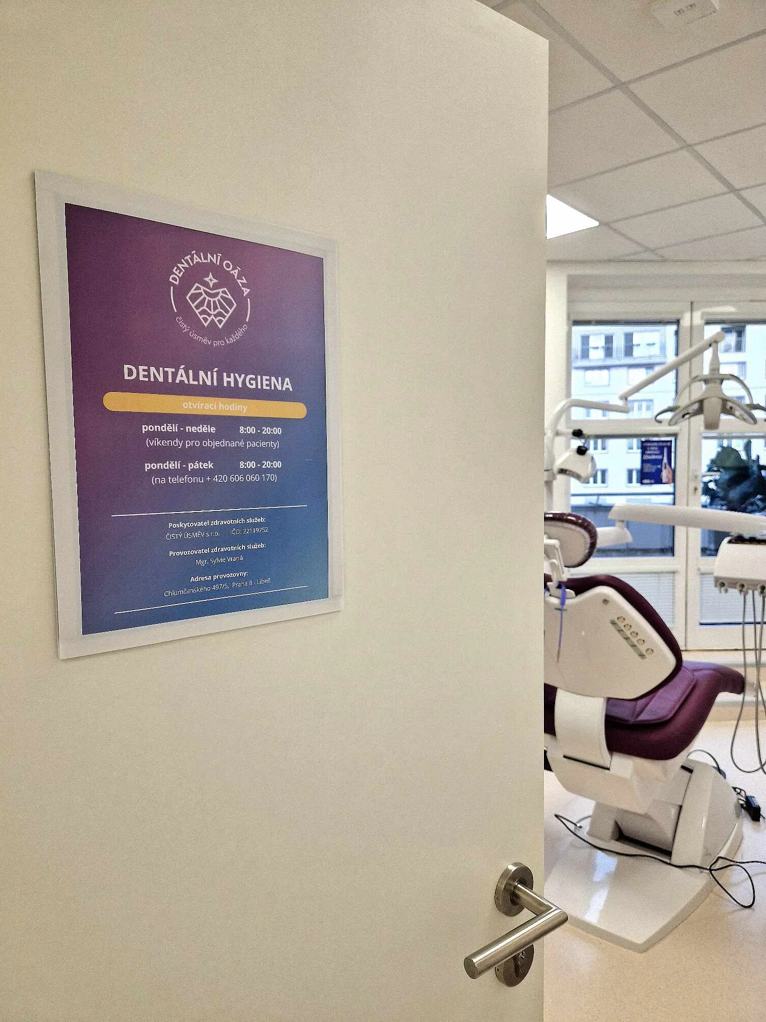 Zářivý úsměv: dentální hygiena pro dospělé i vč. airflow či bělení