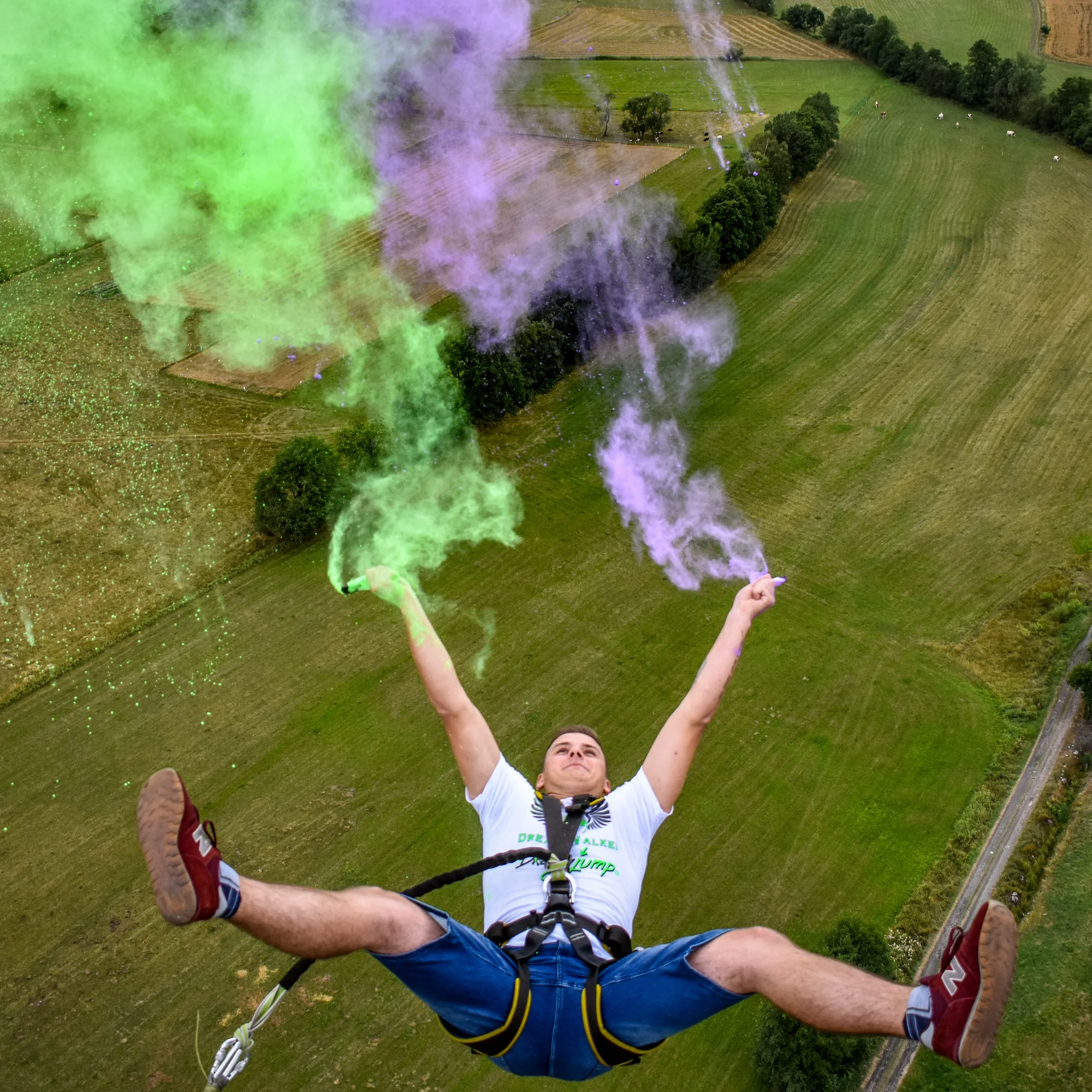 Seskok na laně z Giant Tower s výškou 100 m nedaleko polské Karpacze
