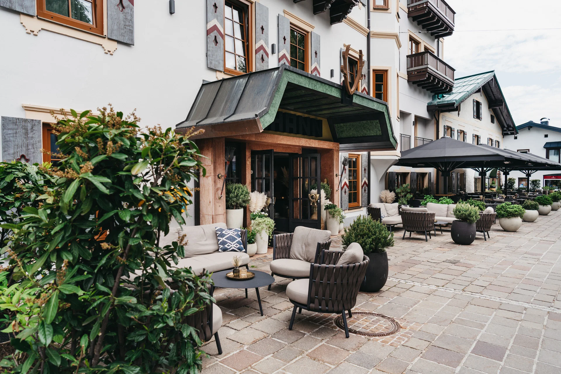 Krásný hotel ve Schladmingu: wellness a střešní bazén, polopenze plus a sommercard s lanovkami zdarma