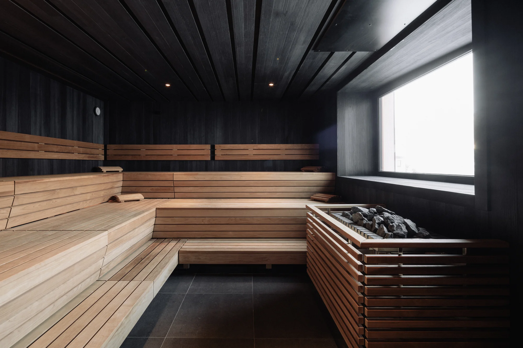 Krásný hotel ve Schladmingu: wellness a střešní bazén, polopenze plus a sommercard s lanovkami zdarma