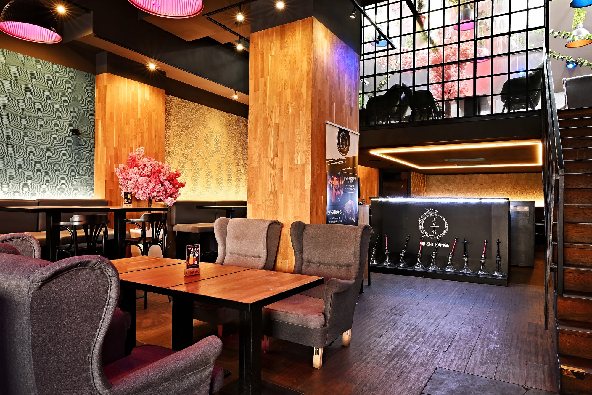 Limonády, koktejly a poke bowl s shishou či asijské menu pro dva na Vinohradech