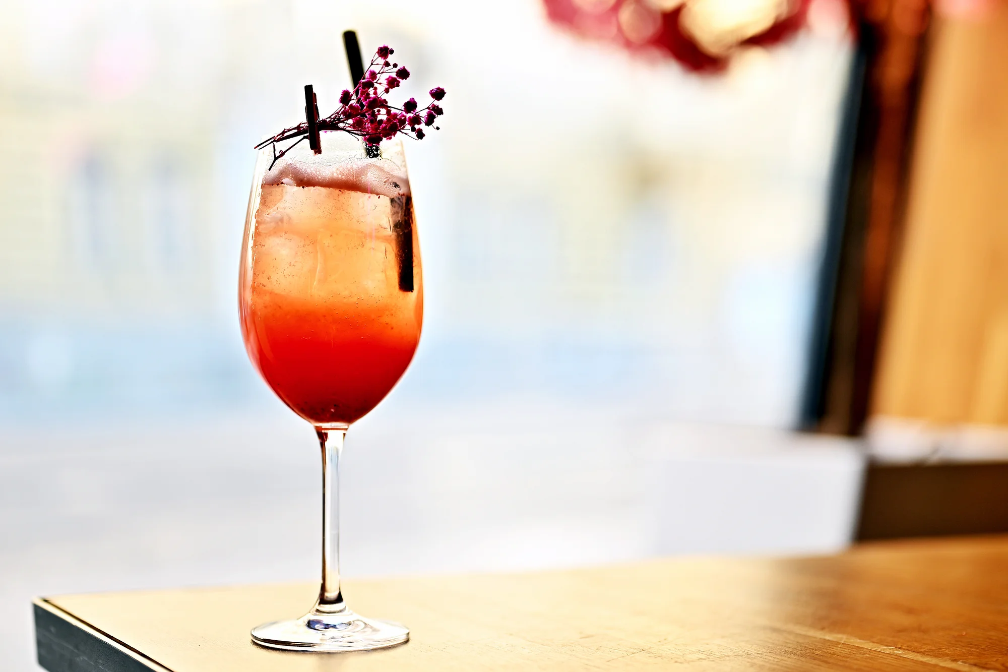 Limonády, koktejly a poke bowl s shishou či asijské menu pro dva na Vinohradech