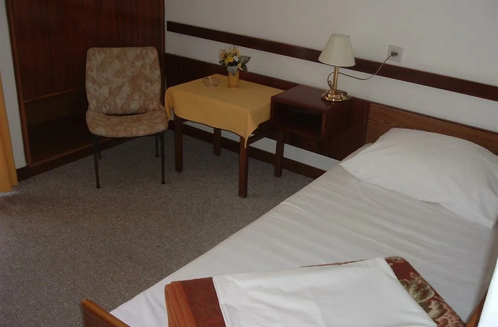 Chorvatská dovolená na ostrově Krk: polopenze, hotel 50 m od moře, sportovní aktivity