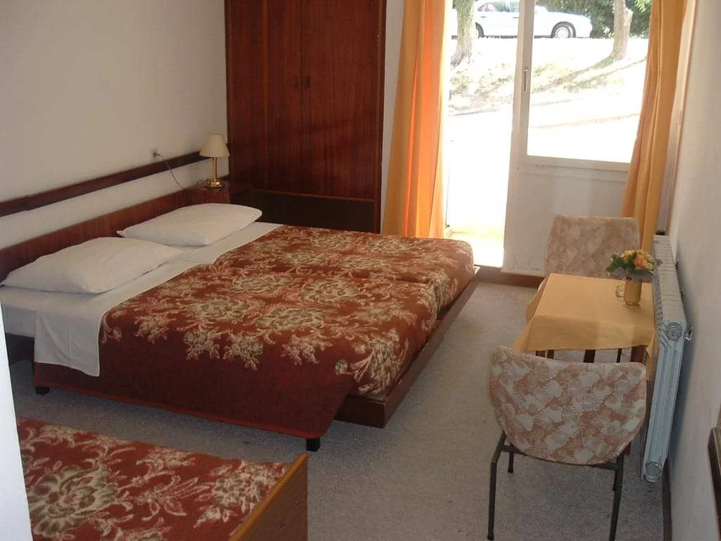 Chorvatská dovolená na ostrově Krk: polopenze, hotel 50 m od moře, sportovní aktivity