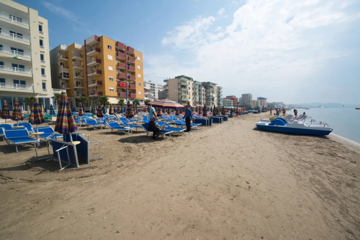 Albánie letecky: 4* apartmán přímo u pláže, letovisko Drač, fakultativní výlety