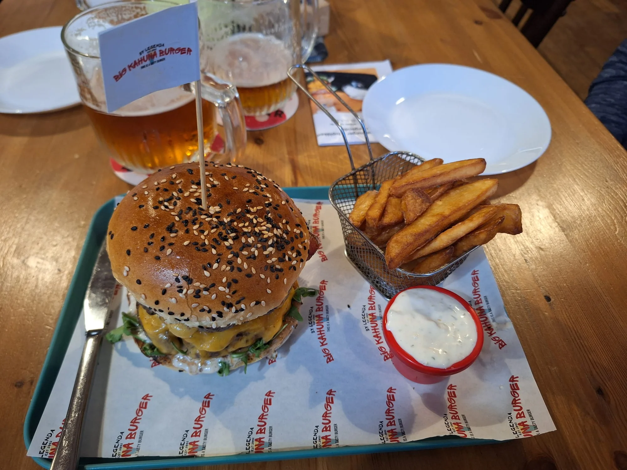 Dvojitá porce slasti: doubleburger se 400 g masa a tuplovaným pivem u I. P. Pavlova