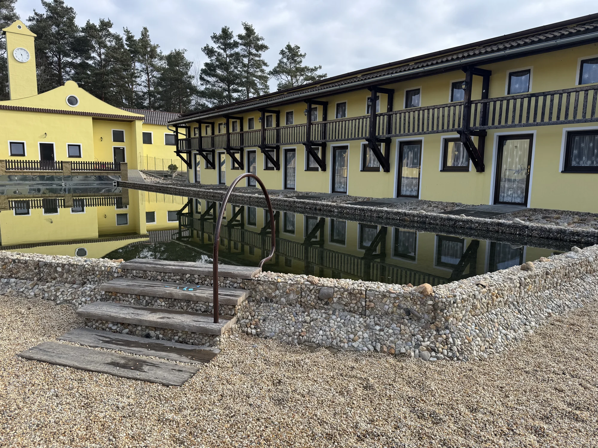 Jihočeský venkov pro páry i rodiny: apartmány s kuchyňkou a herna, 30 km od Třeboně