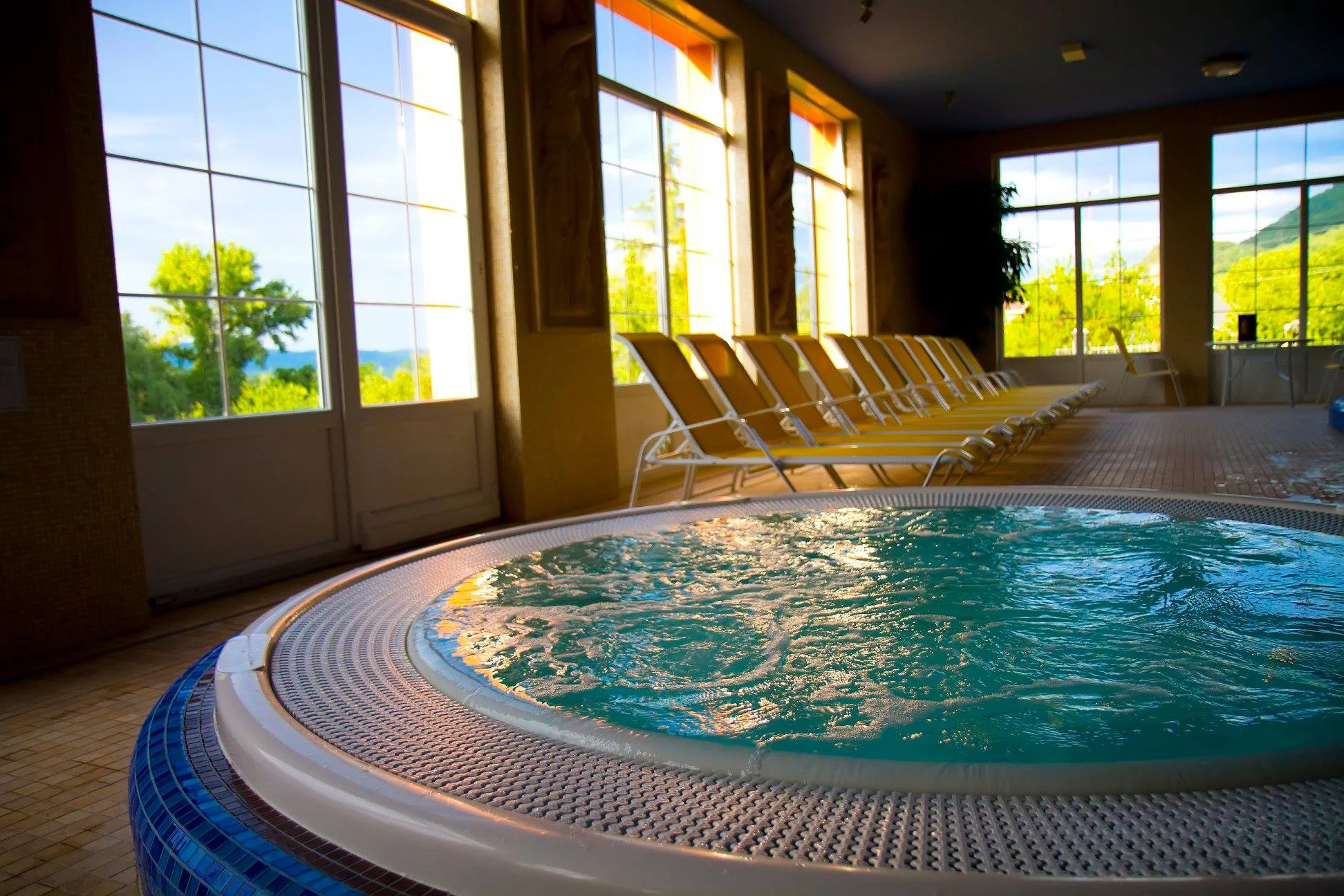 Relax u Ostřihomi: polopenze, wellness s bazény a saunami, Xbox herna i welcome drink