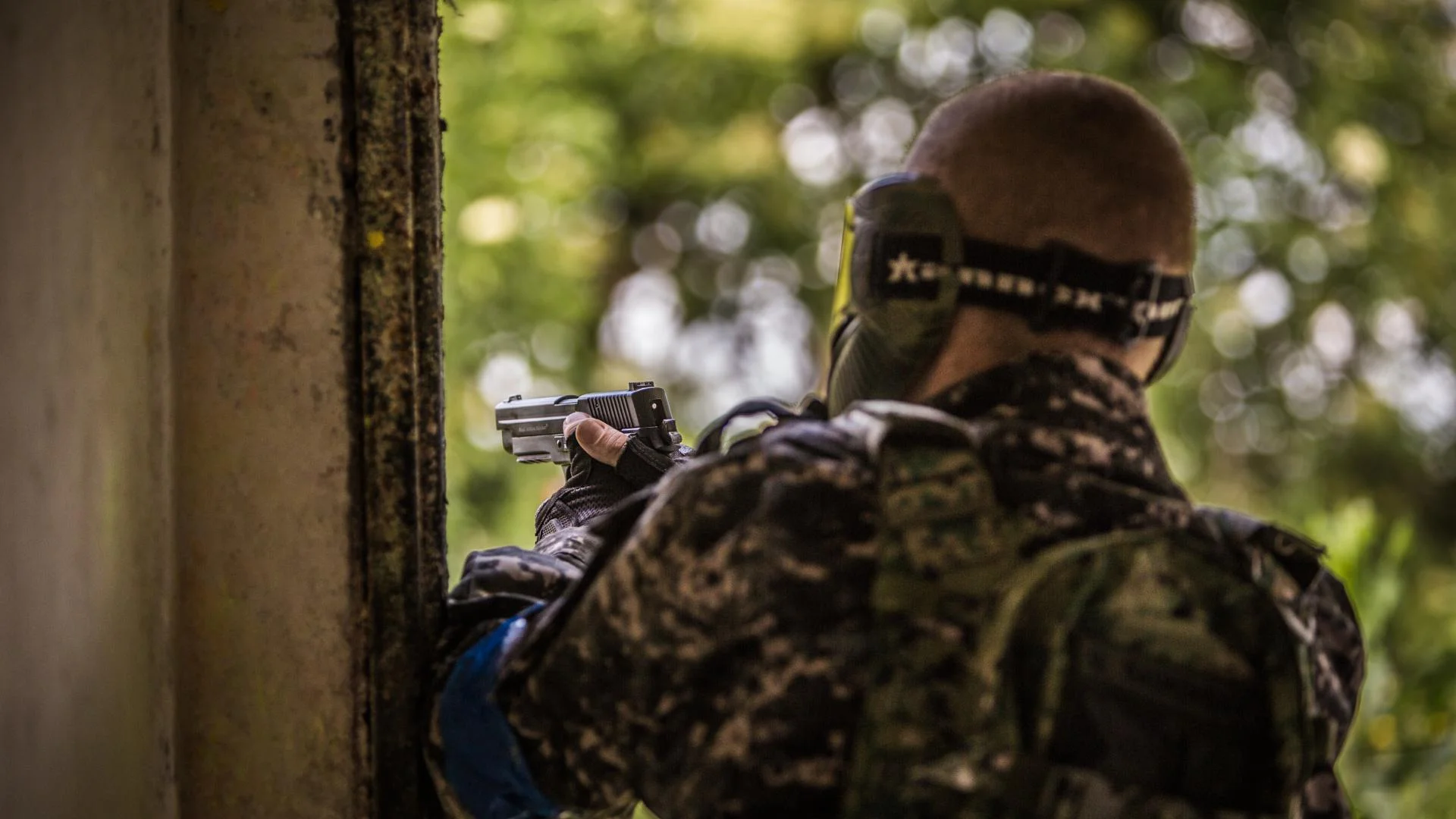 Paintball v areálu o rozloze 6000 m2: akční hra plná taktiky a adrenalinu