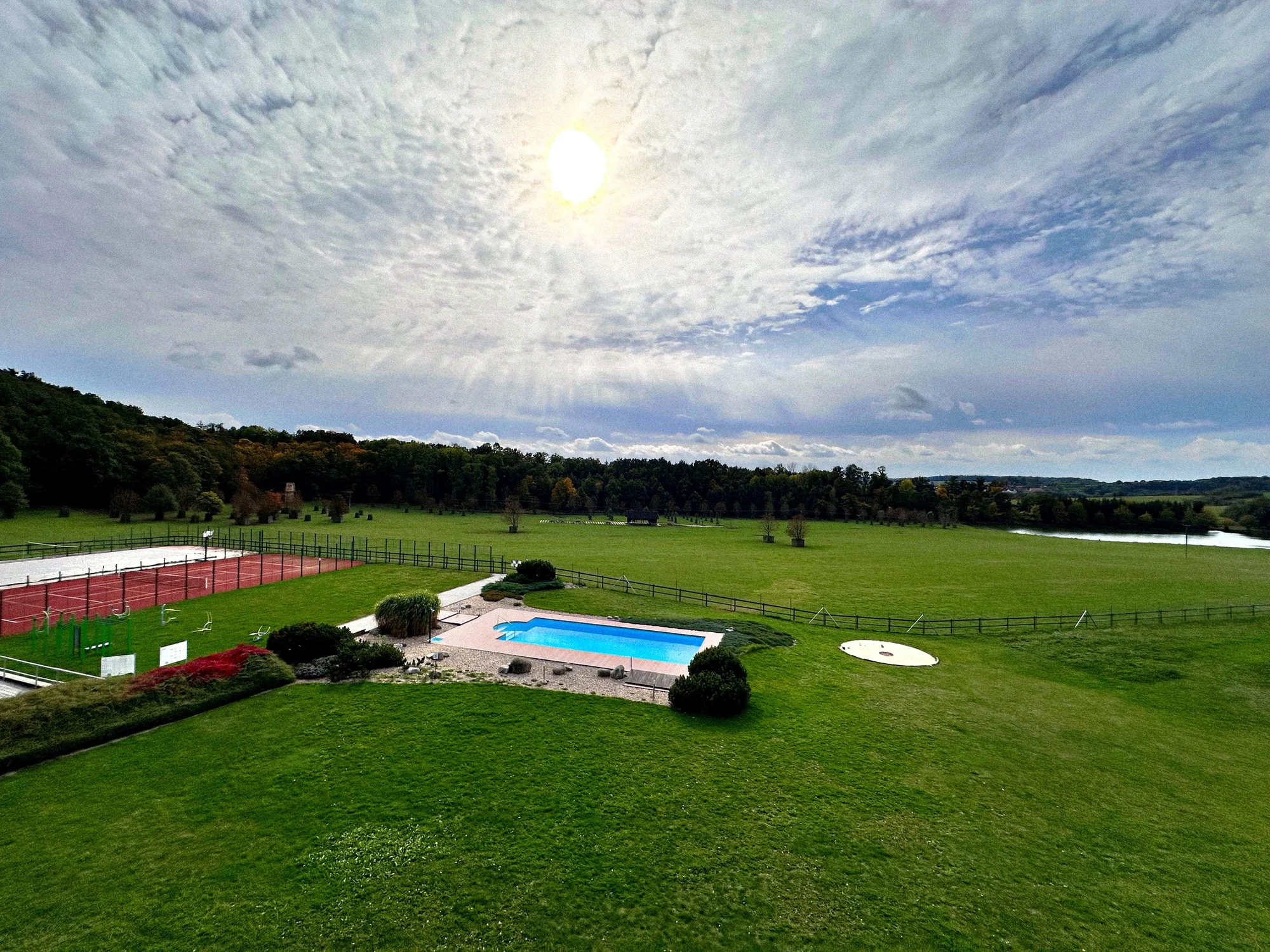 Luxusní hotel ve Velichovkách: bohaté snídaně, neomezený wellness i sport