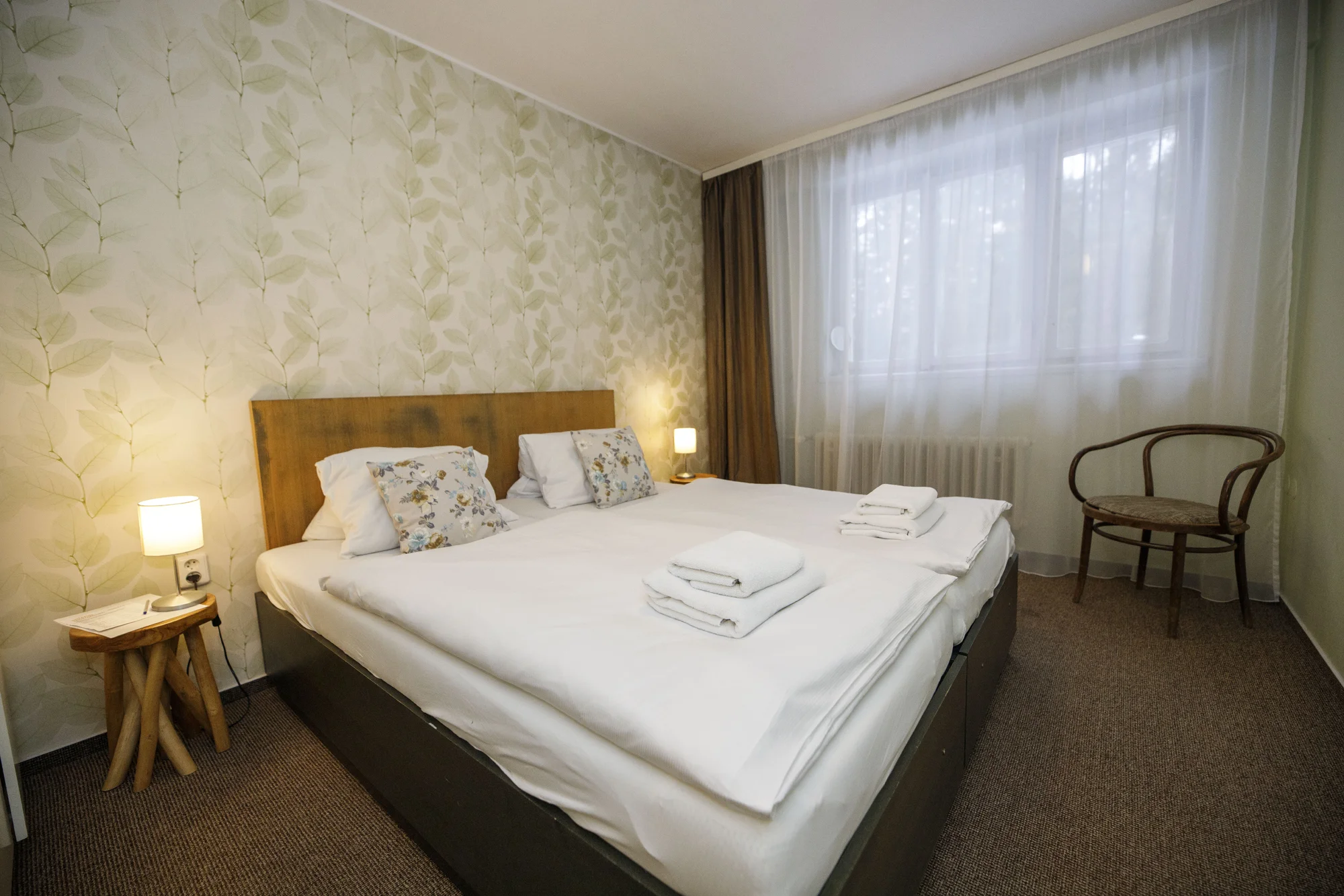 Pobyt v Posázaví: hotel uprostřed lesů, s rybníkem, wellness a aktivitami pro celou rodinu