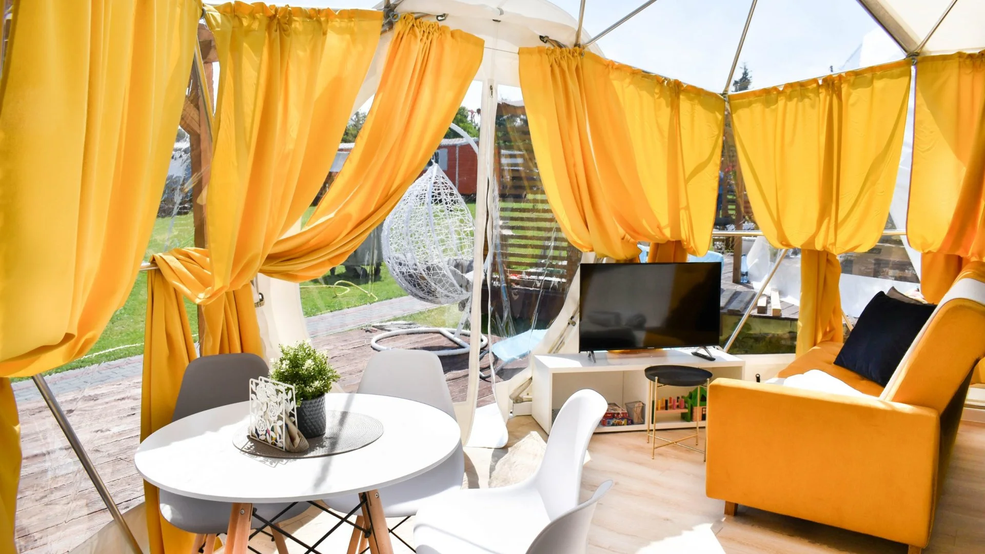 Designové domky v Zatoru jen 100 m od Energylandie: atrakce i SPA zóna přímo v objektu