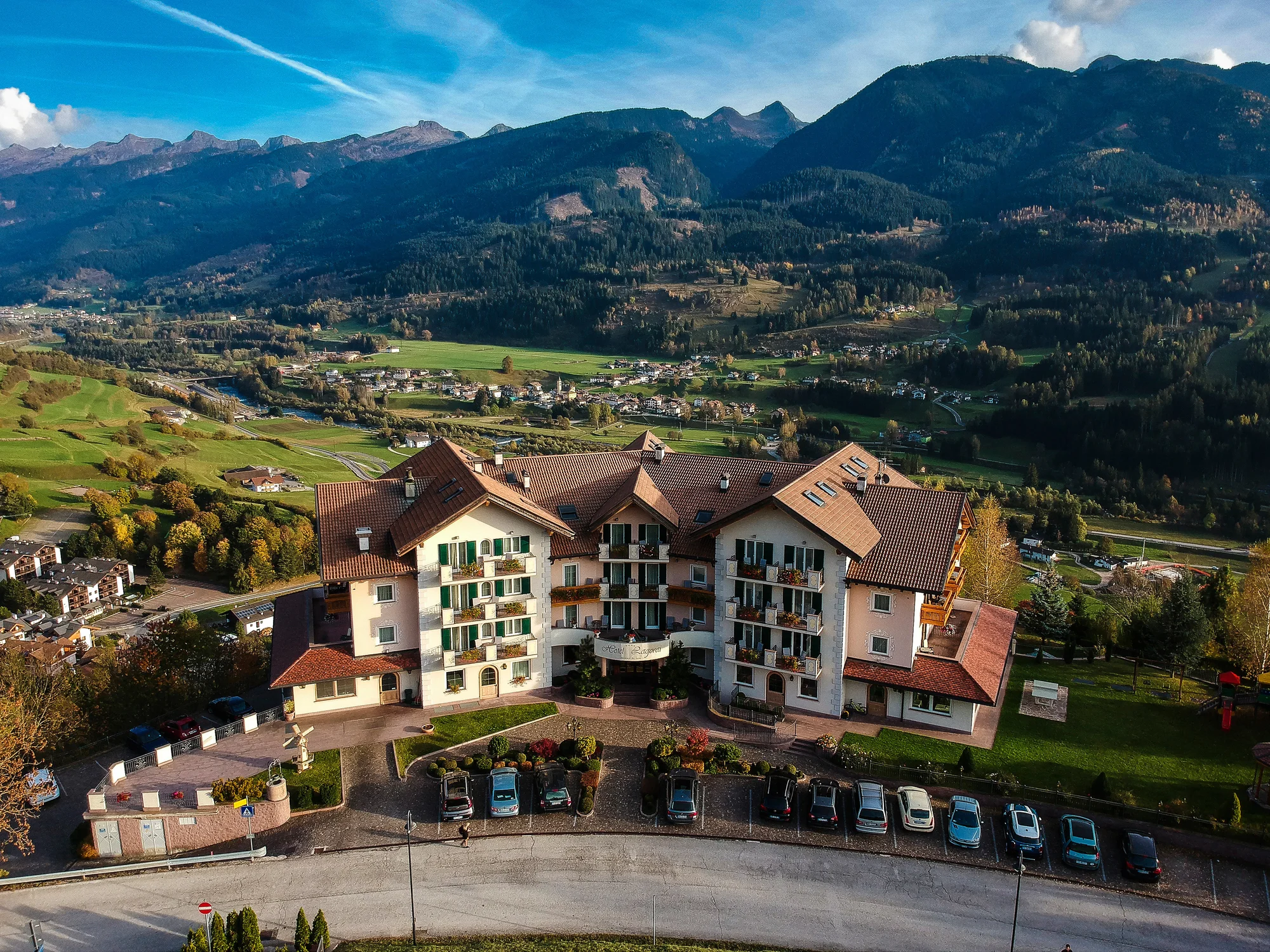 Val di Fiemme s lanovkou jen 1 km od hotelu: polopenze, neomezený wellness i pobyty s nocí zdarma