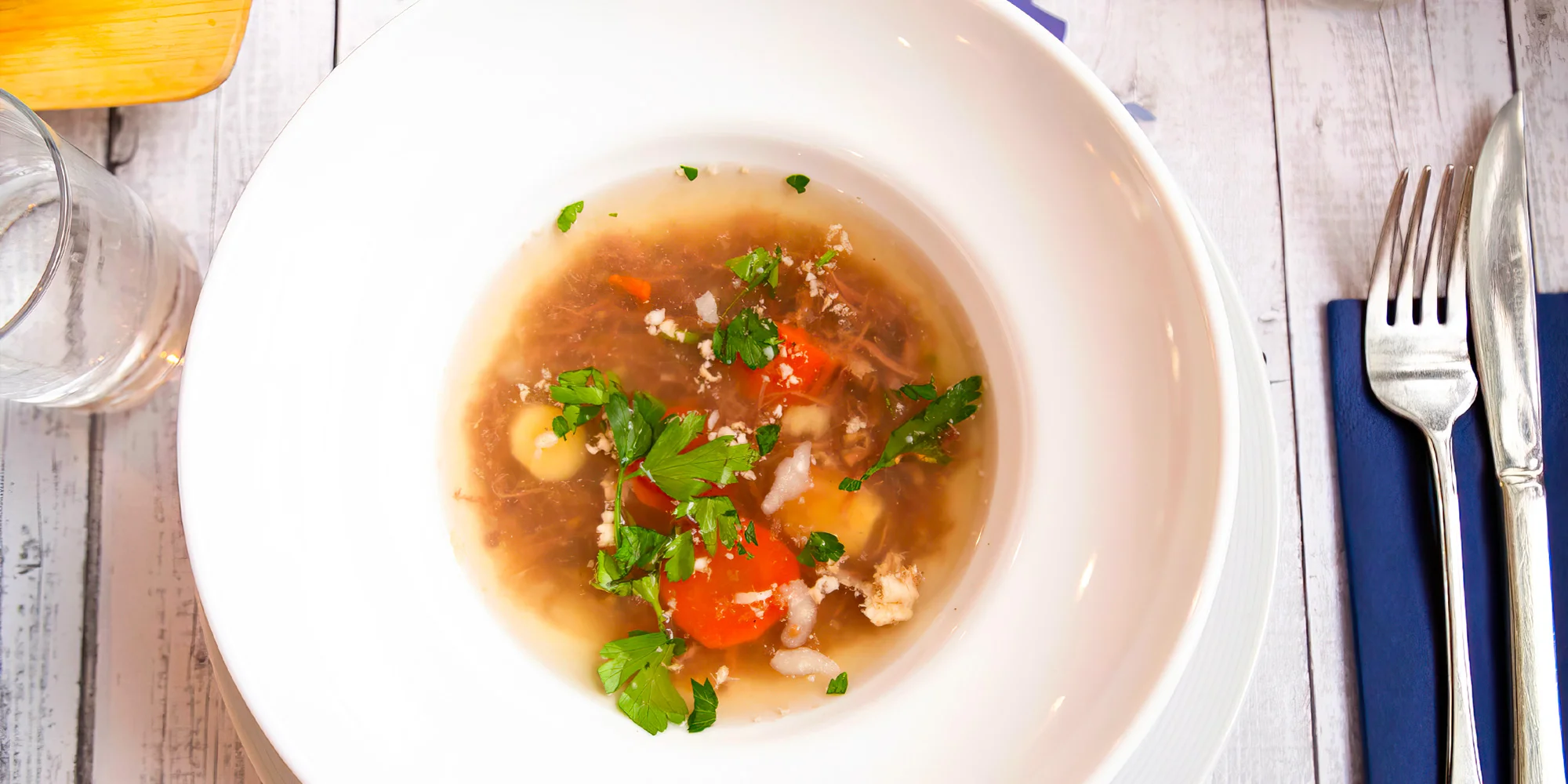 Řecké degustační menu pro 2 osoby: mořské plody, masový talíř, mix dezertů i aperitiv