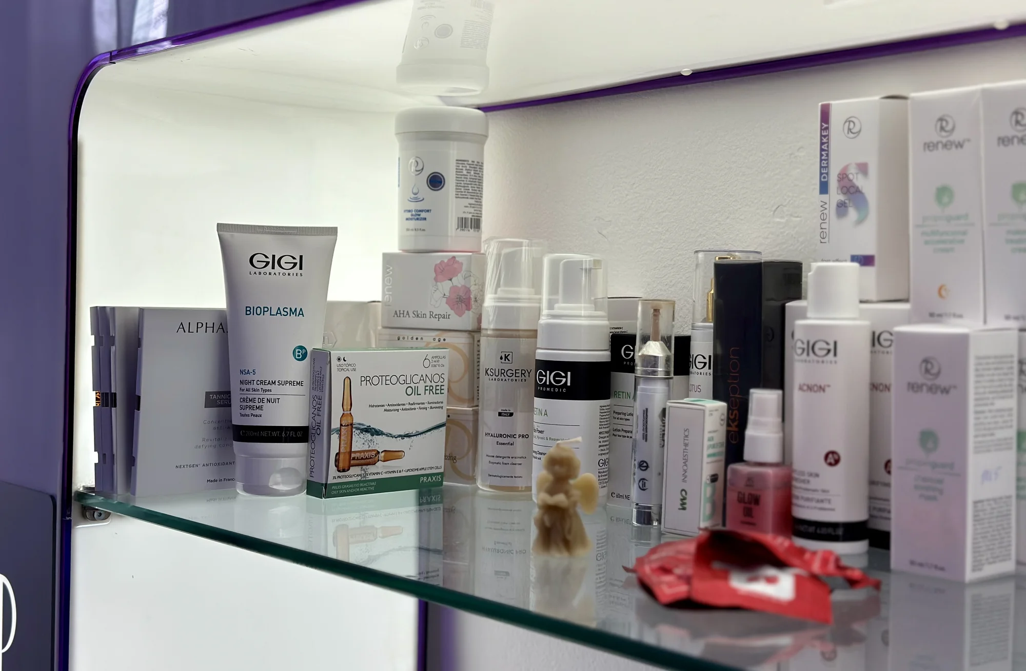 Permanentní make-up: oční linky, obočí pudrovou metodou i výplň rtů