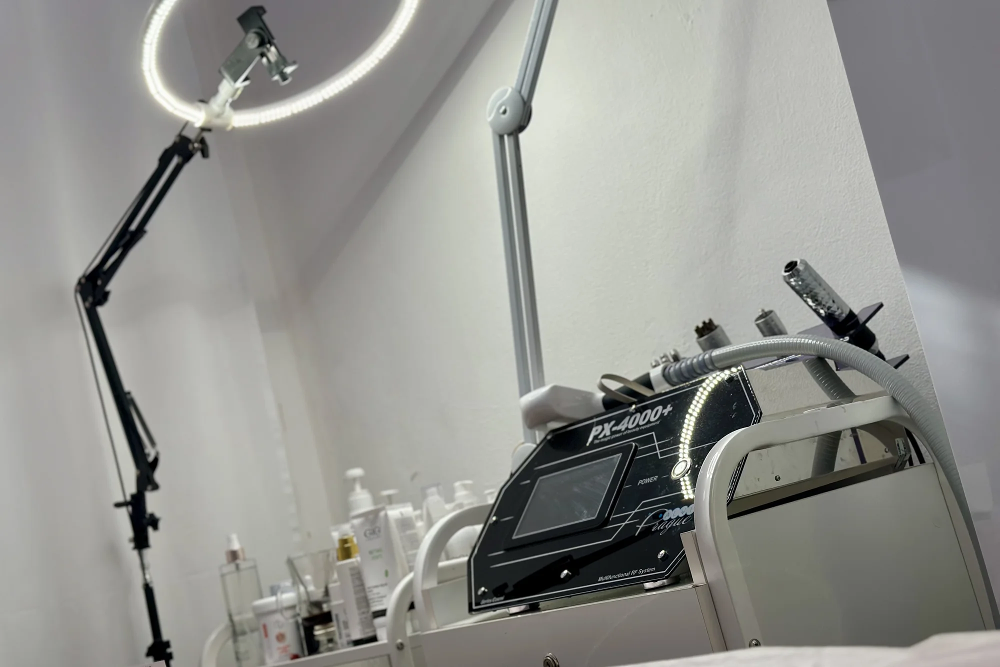 Laserová epilace dle výběru: podpaží, intimní partie, nohy i komplet balíček
