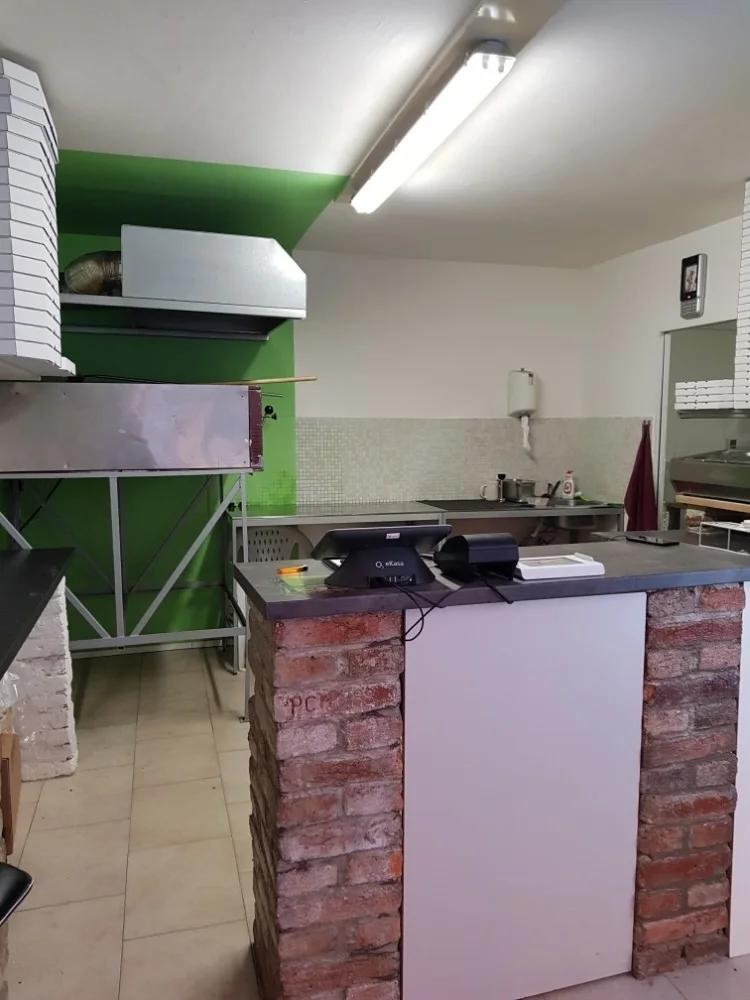 Pizza v Bohnicích podle výběru: 40 cm nebo 2 pizzy o průměru 32 cm