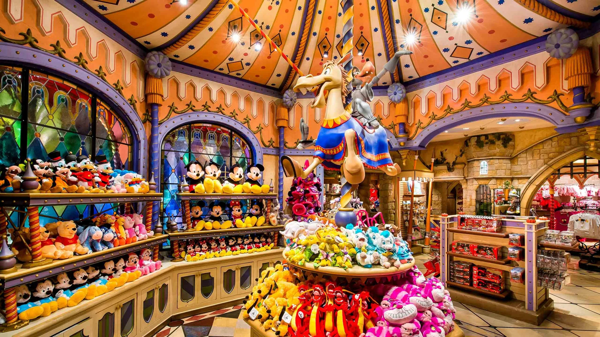 Pohádkový výlet busem pro celou rodinu: den v pařížském Disneylandu, nové atrakce