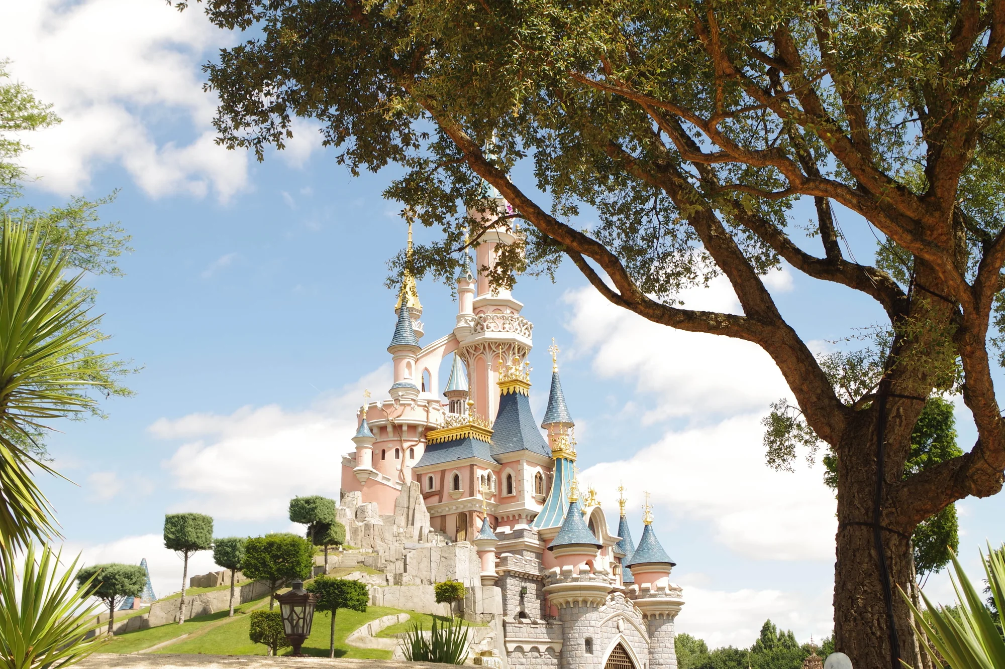 Pohádkový výlet busem pro celou rodinu: den v pařížském Disneylandu, nové atrakce