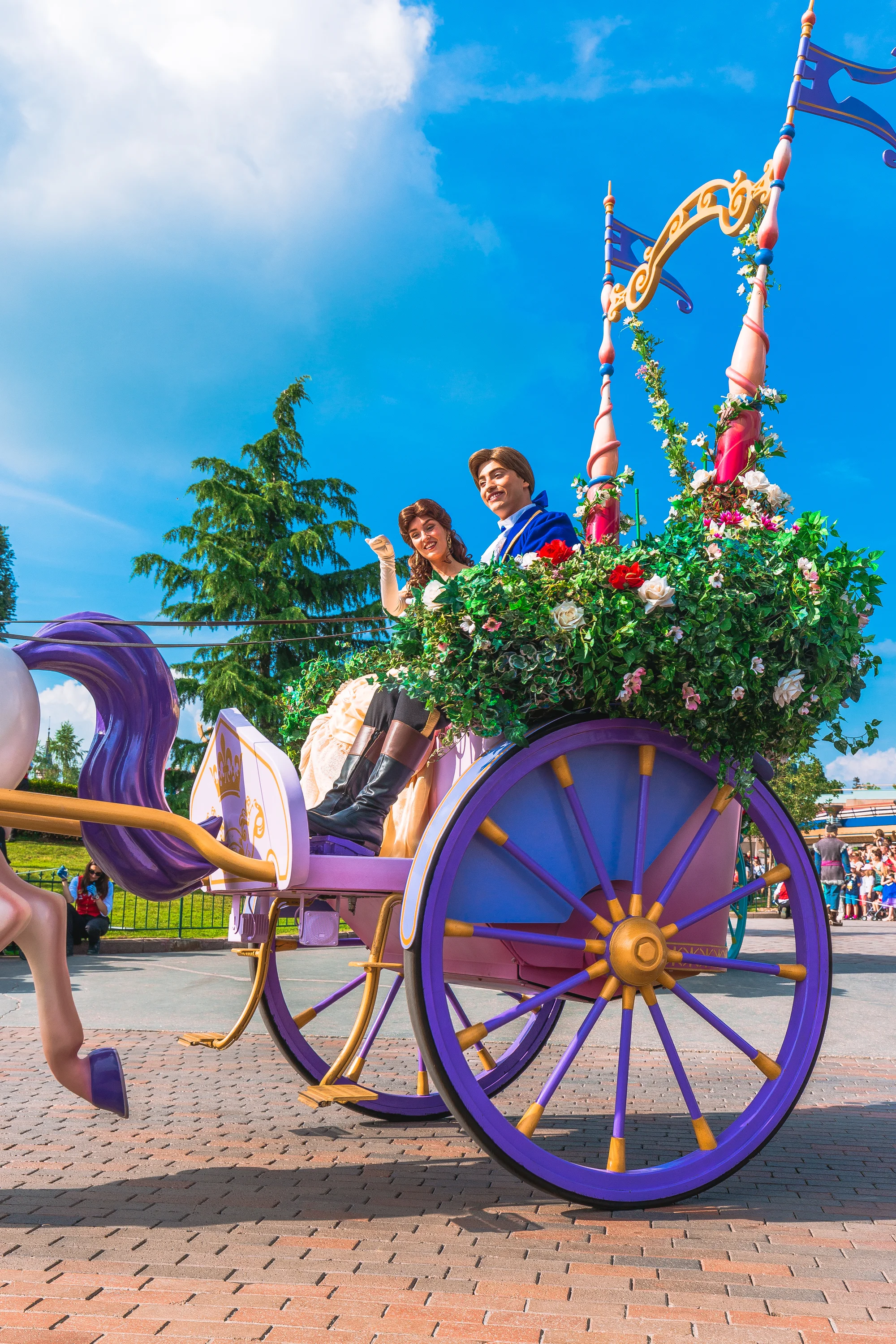 Pohádkový výlet busem pro celou rodinu: den v pařížském Disneylandu, nové atrakce
