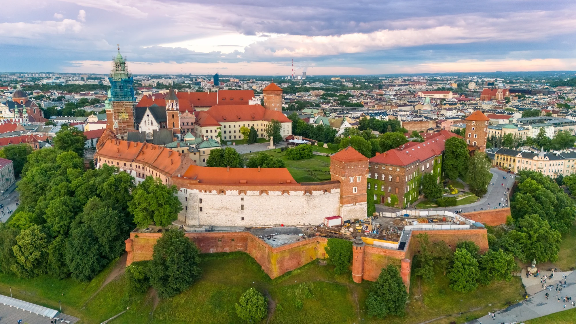Romantika v centru Krakova: snídaně nebo polopenze a neomezený vstup do saunária
