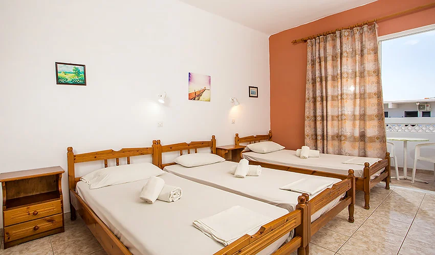 Letecký zájezd na Rhodos: plně vybavená studia Meropi s bazénem jen 250 m od pláže