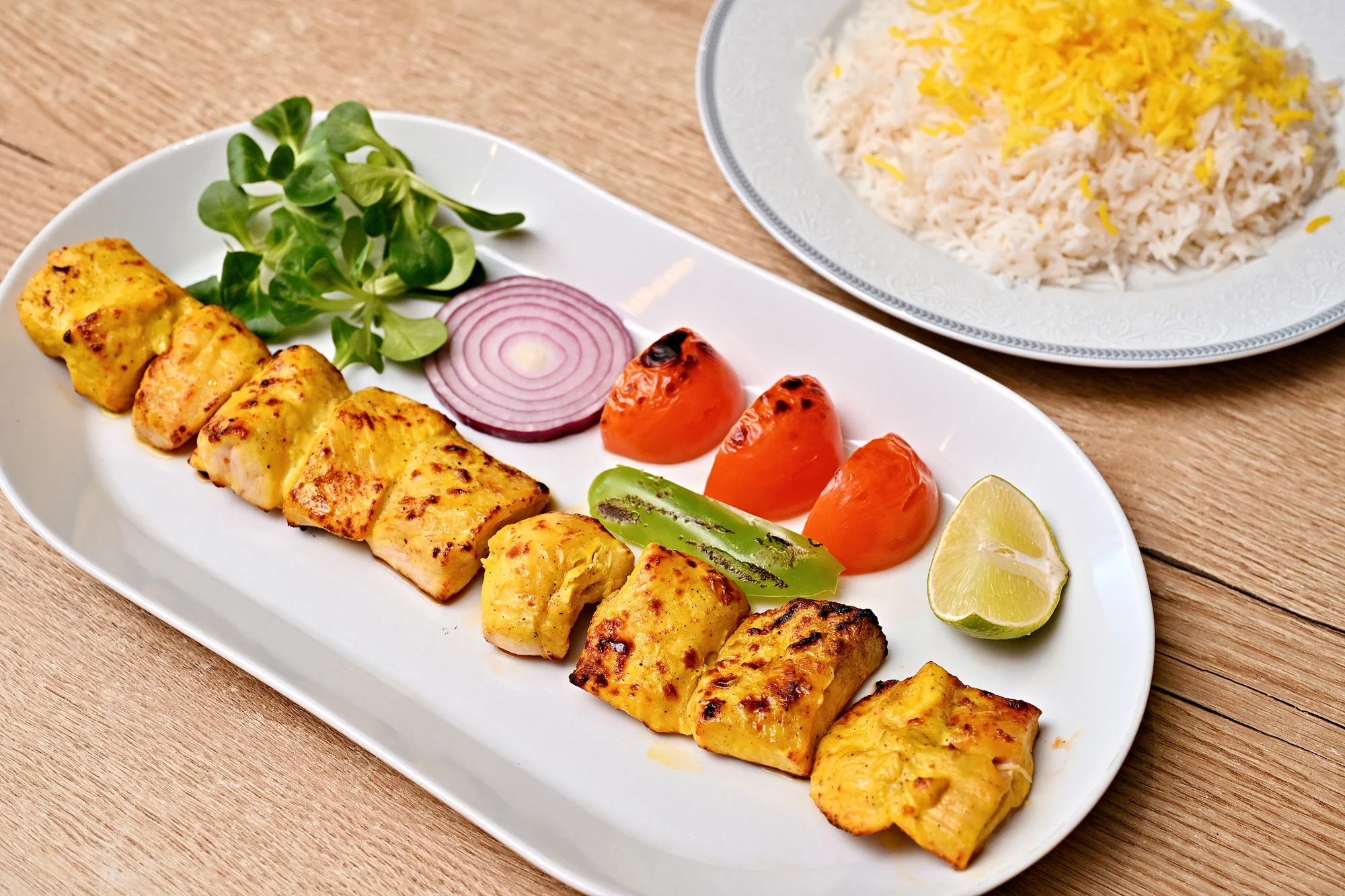 Perské speciality pro 1-4 osoby: jehněčí nebo kuřecí kebab a domácí limonáda