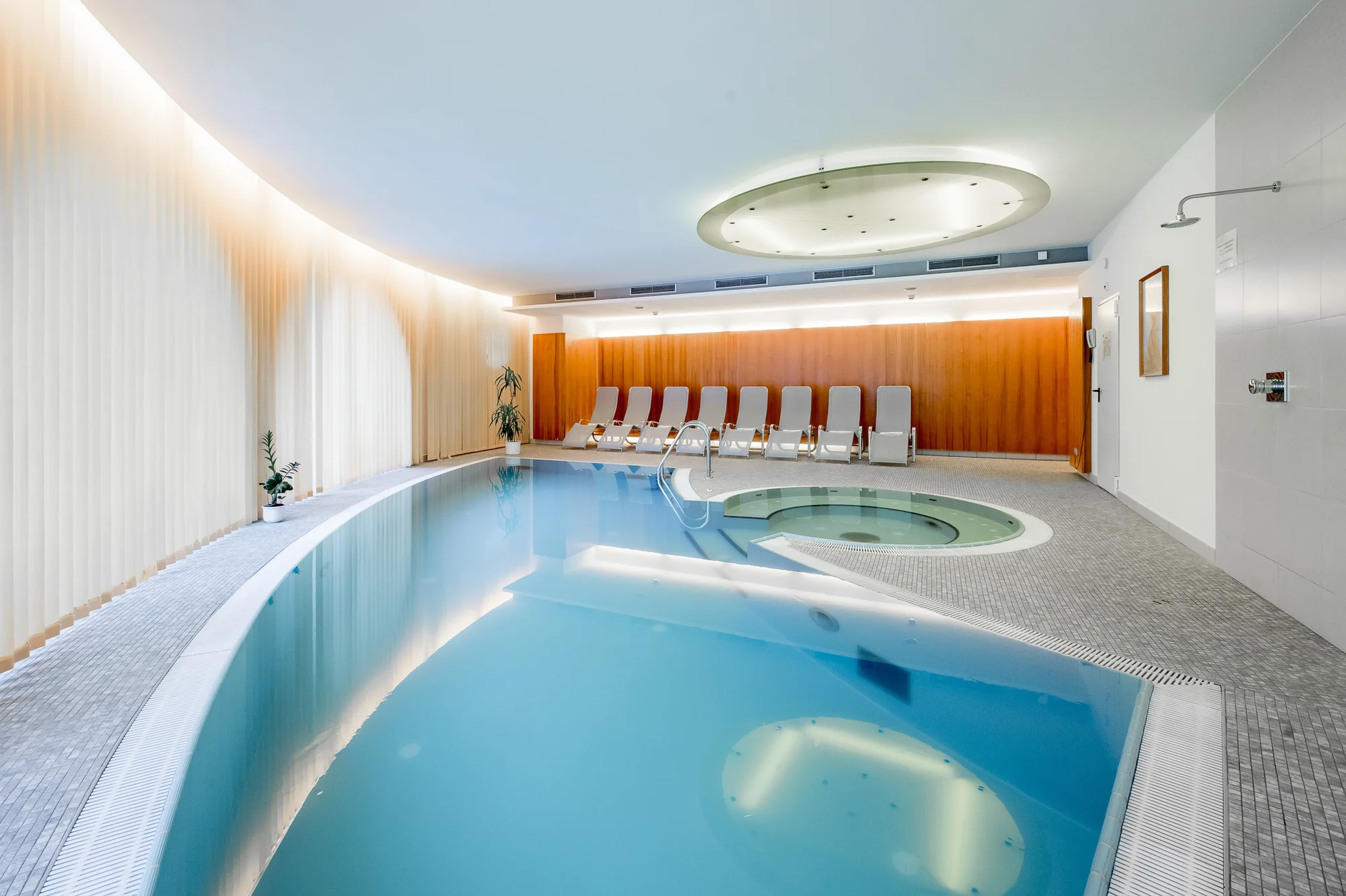 Tyrolský Ötztal: hotel s neomezeným wellness a polopenzí, koupání v horském jezeře
