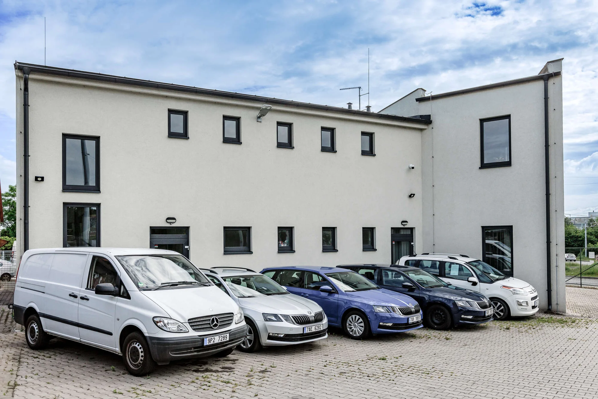 Čištění a desinfekce klimatizace vašeho automobilu i doplnění chladiva