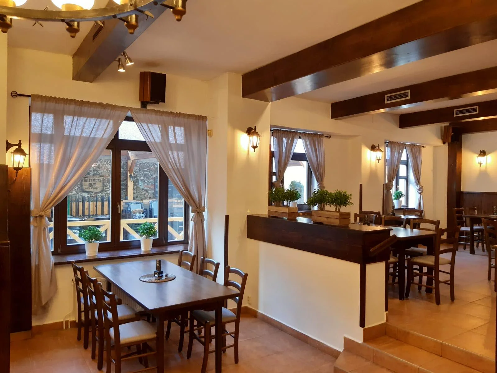 Voucher na 500–2 000 Kč do restaurace v třebíčském Černém domě: česká, americká a řecká kuchyně