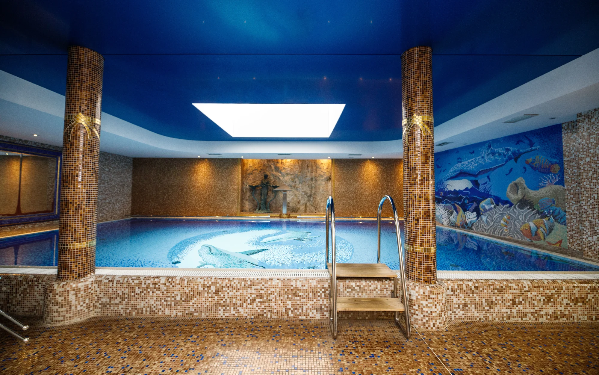 Pobyt v elegantním hotelu blízko kolonády: snídaně, wellness i procedury