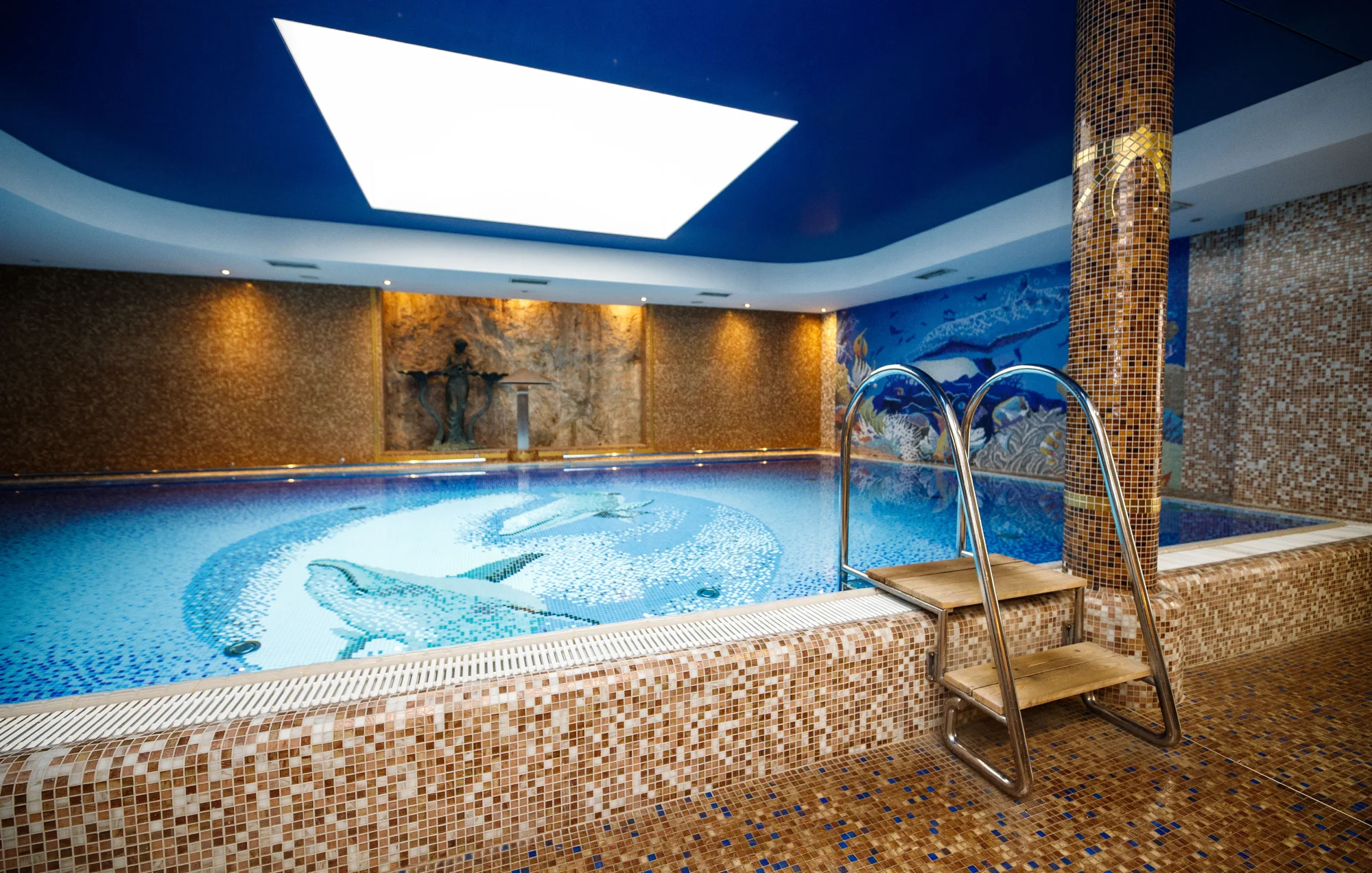 Pobyt v elegantním hotelu blízko kolonády: snídaně, wellness i procedury