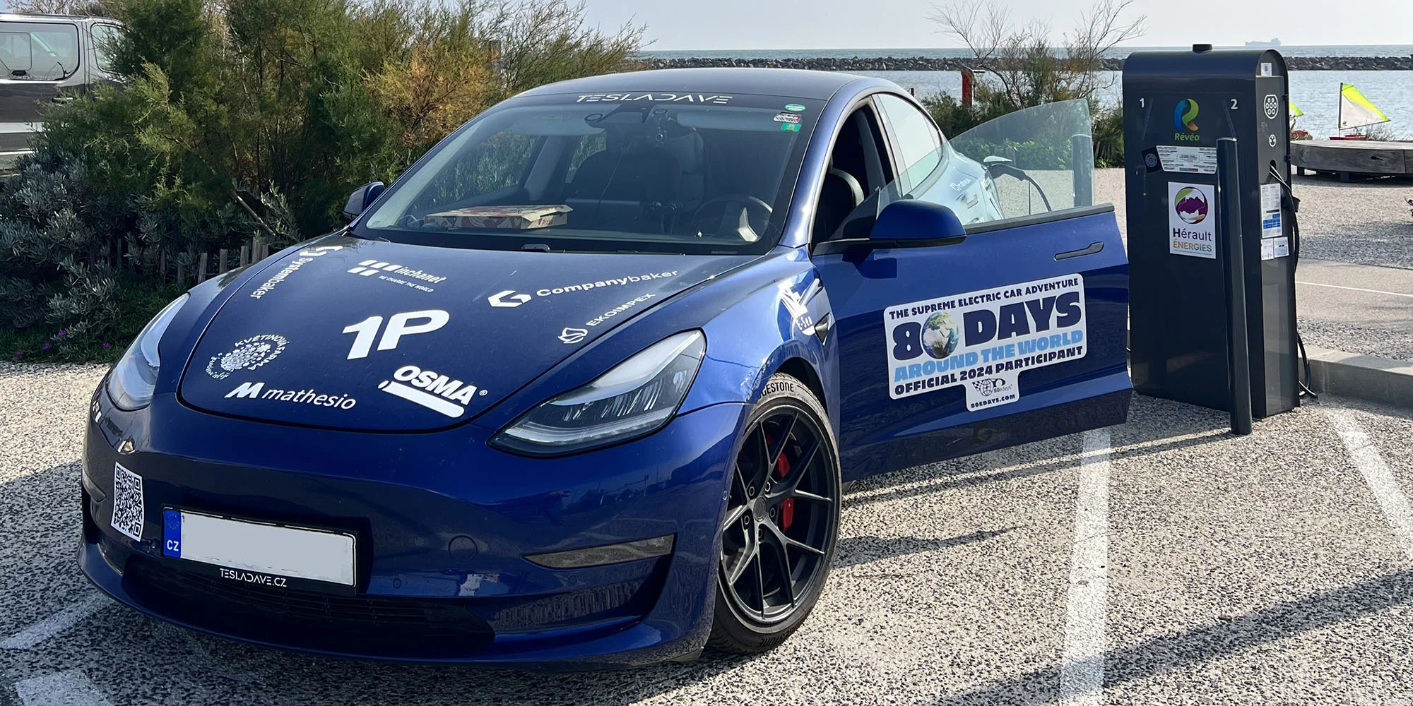 Tesla 3 Performance: spolujízda nebo řízení i s příběhy z cest kolem světa