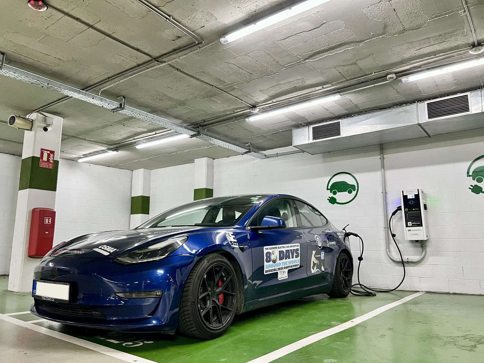 Tesla 3 Performance: spolujízda nebo řízení i s příběhy z cest kolem světa