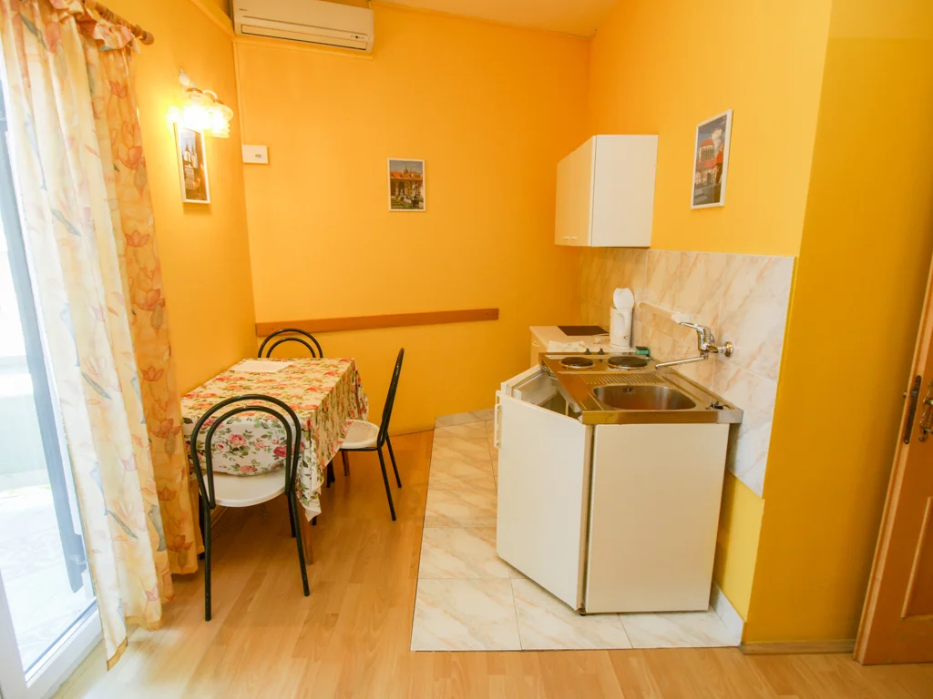 Apartmány v Podgoře až pro 6 osob: 300 m na pláž, letovisko se spoustou vyžití