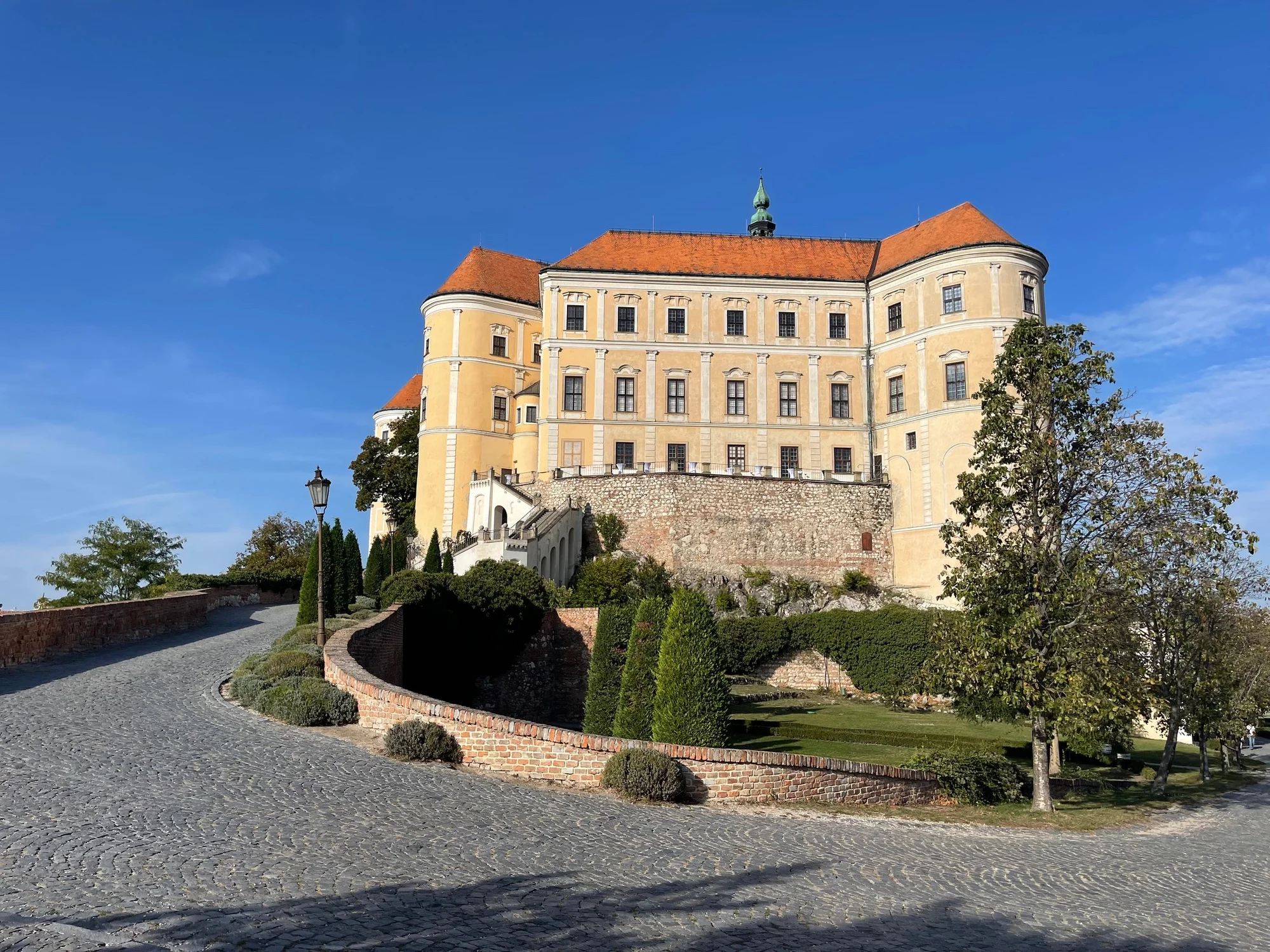 Oáza klidu na jižní Moravě: neomezené využití wellness a bazénů