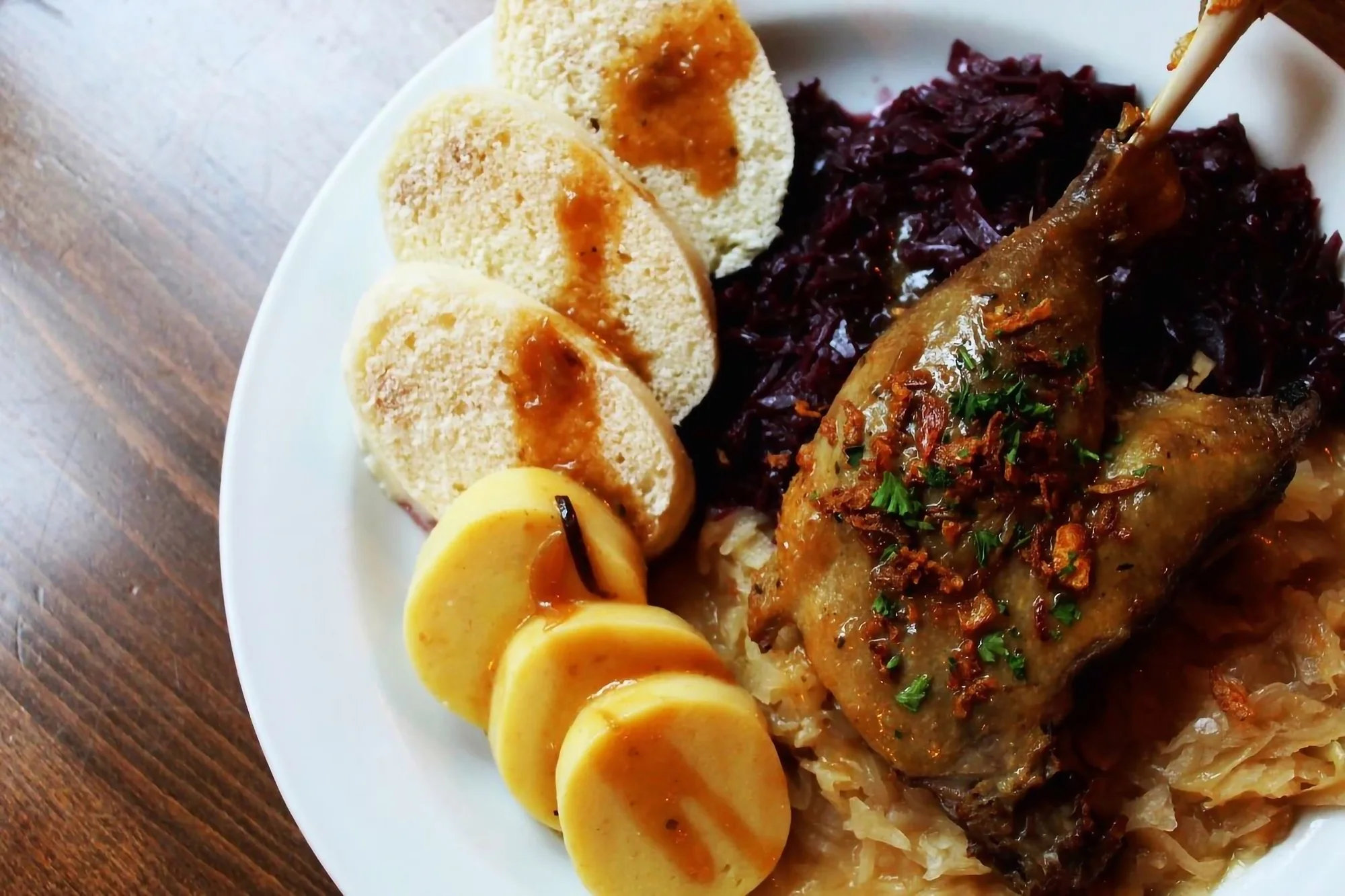 Voucher na 500–2 000 Kč do restaurace v třebíčském Černém domě: česká, americká a řecká kuchyně