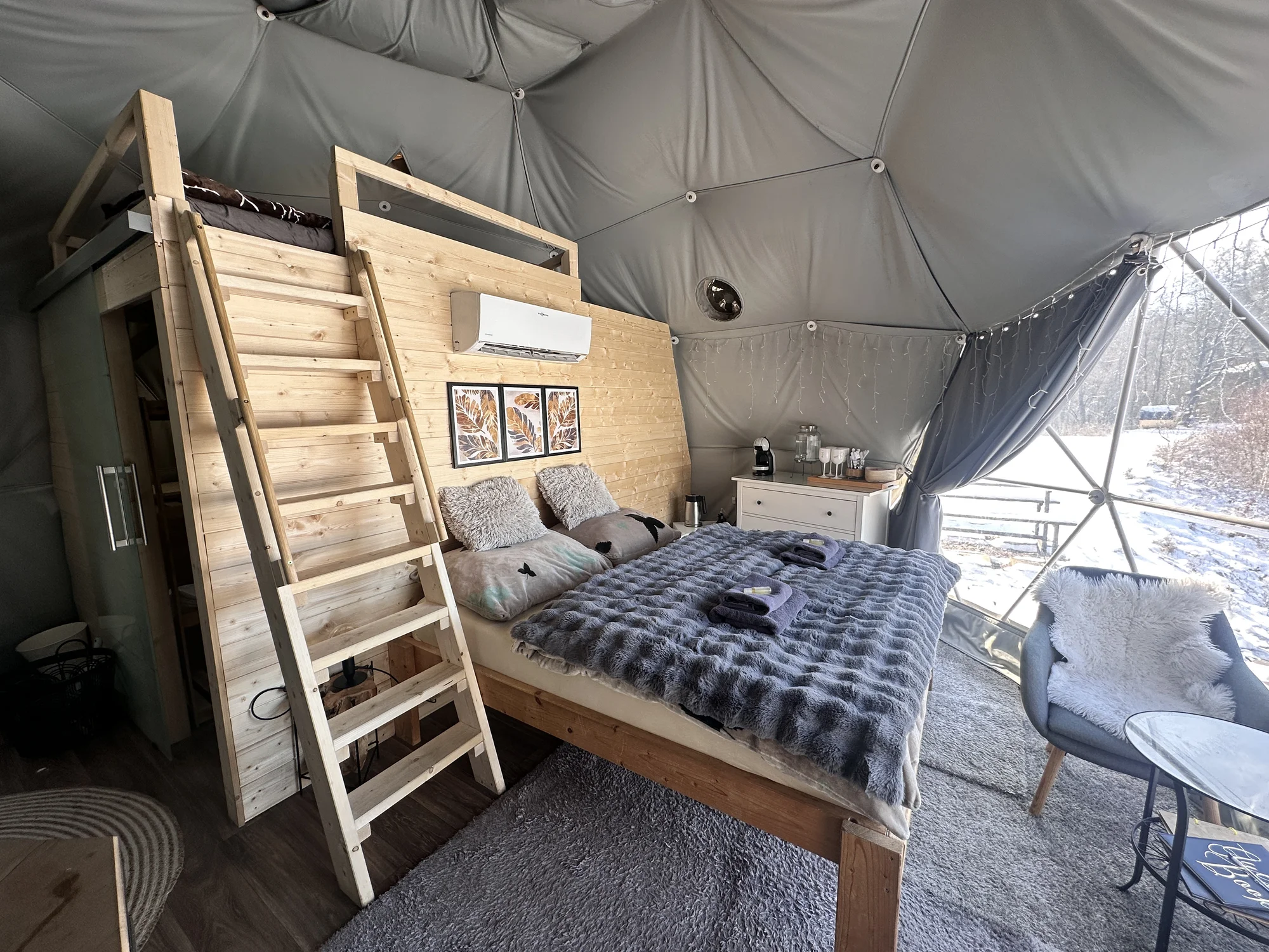 Glamping: vymazlené iglú u Prachovských skal, relax ve wellness s možností snídaňového koše