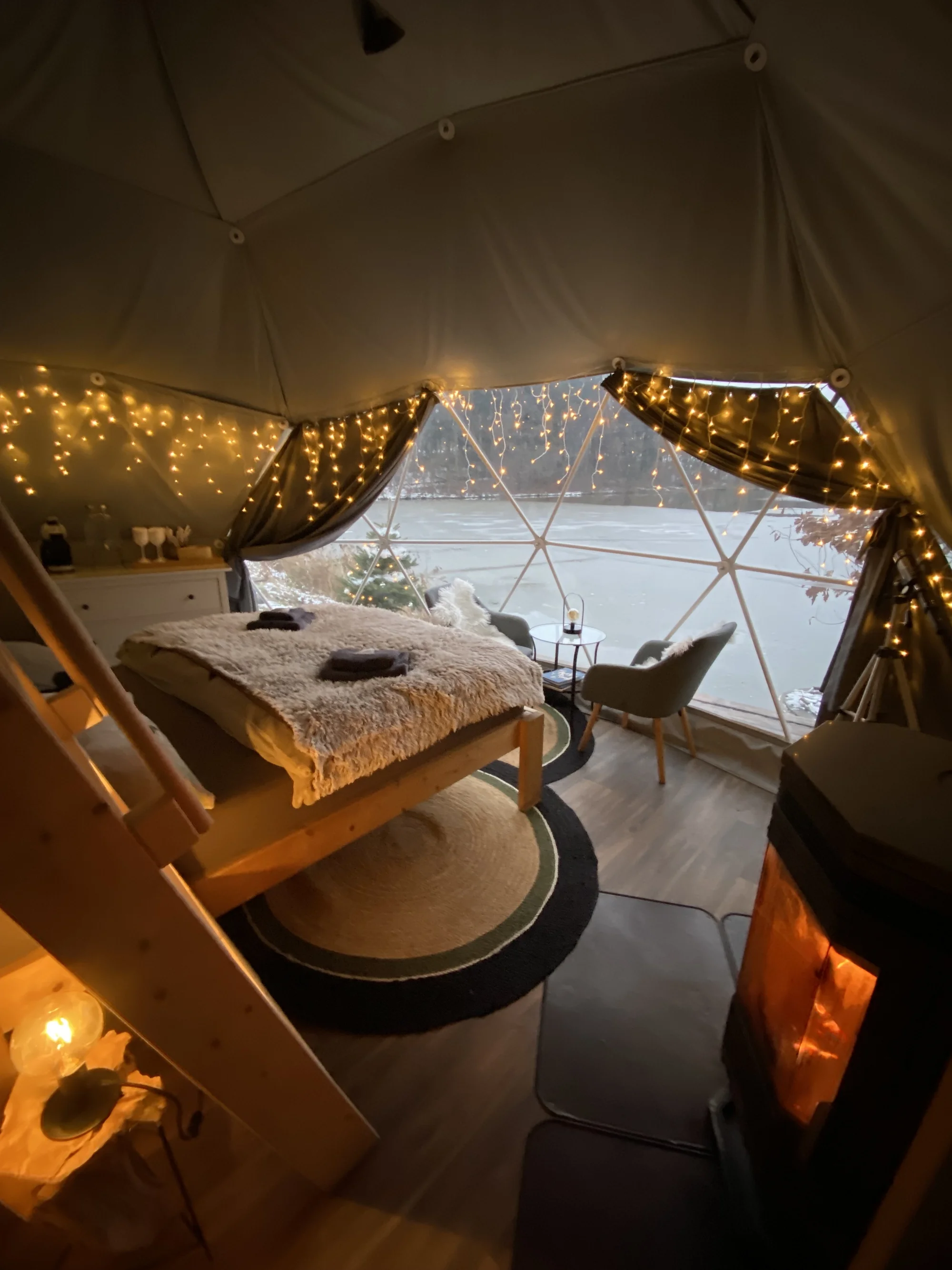 Glamping: vymazlené iglú u Prachovských skal, relax ve wellness s možností snídaňového koše