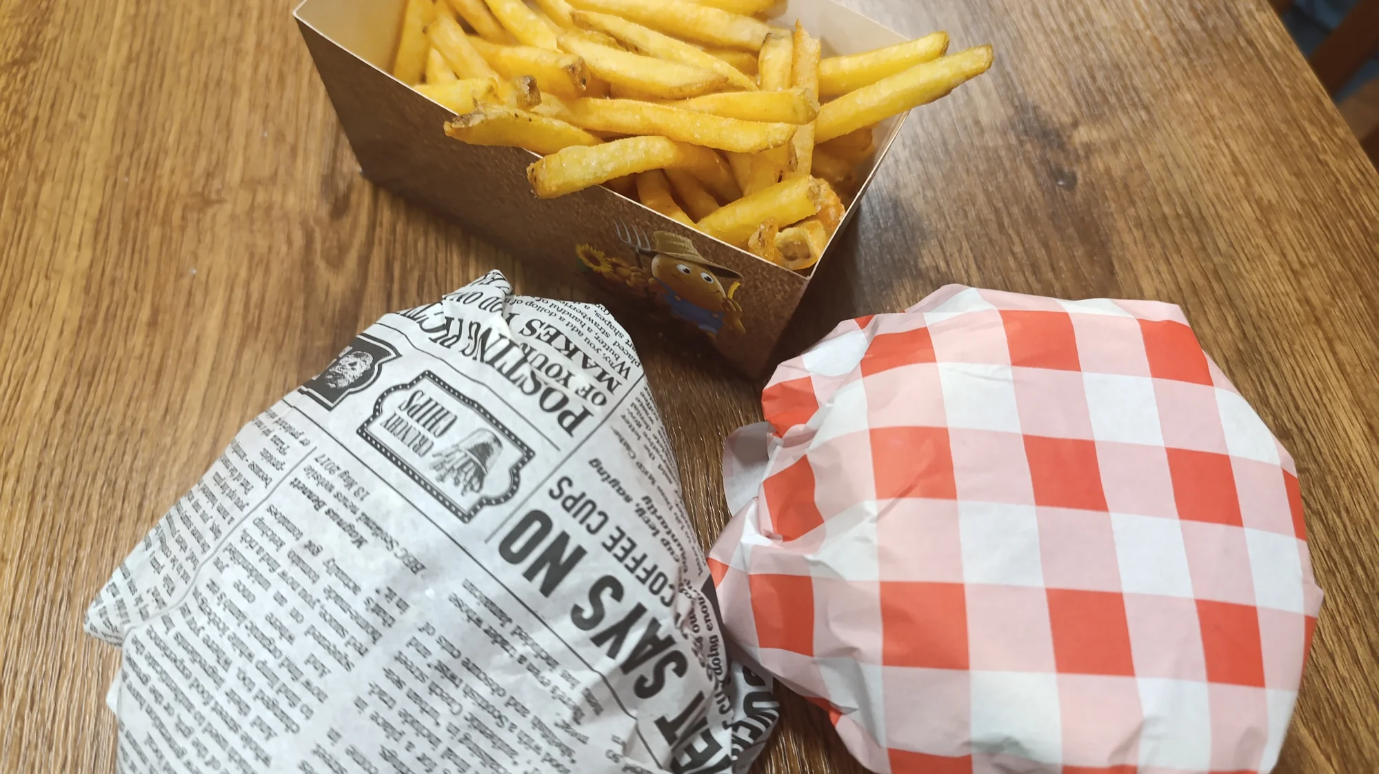 Vypečený burger dle výběru pro 1 až 4 osoby: hranolky, nápoj i odnos s sebou