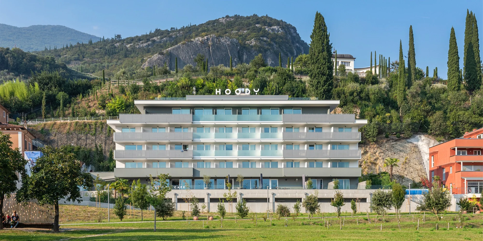 Dovolená v Itálii: hotel kousek od Lago di Garda, střešní wellness i snídaně